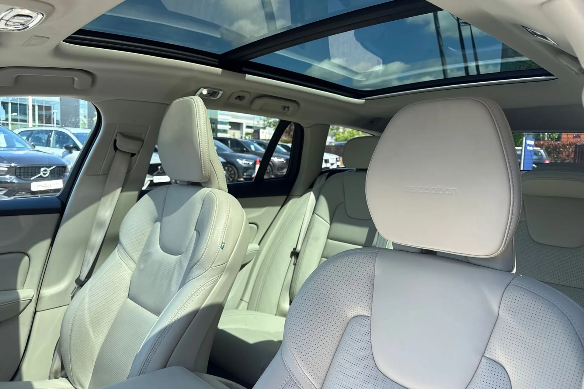 Volvo V60 thumbnail image number 29