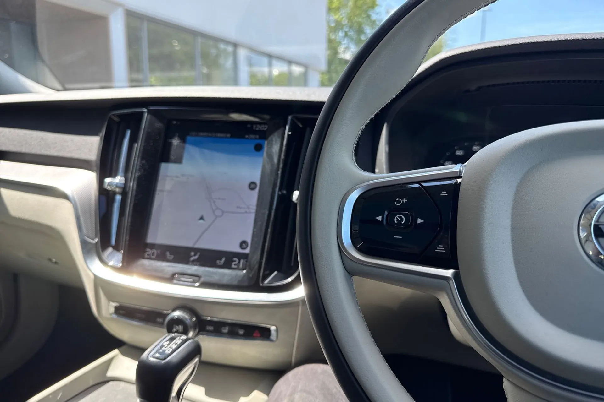 Volvo V60 thumbnail image number 36
