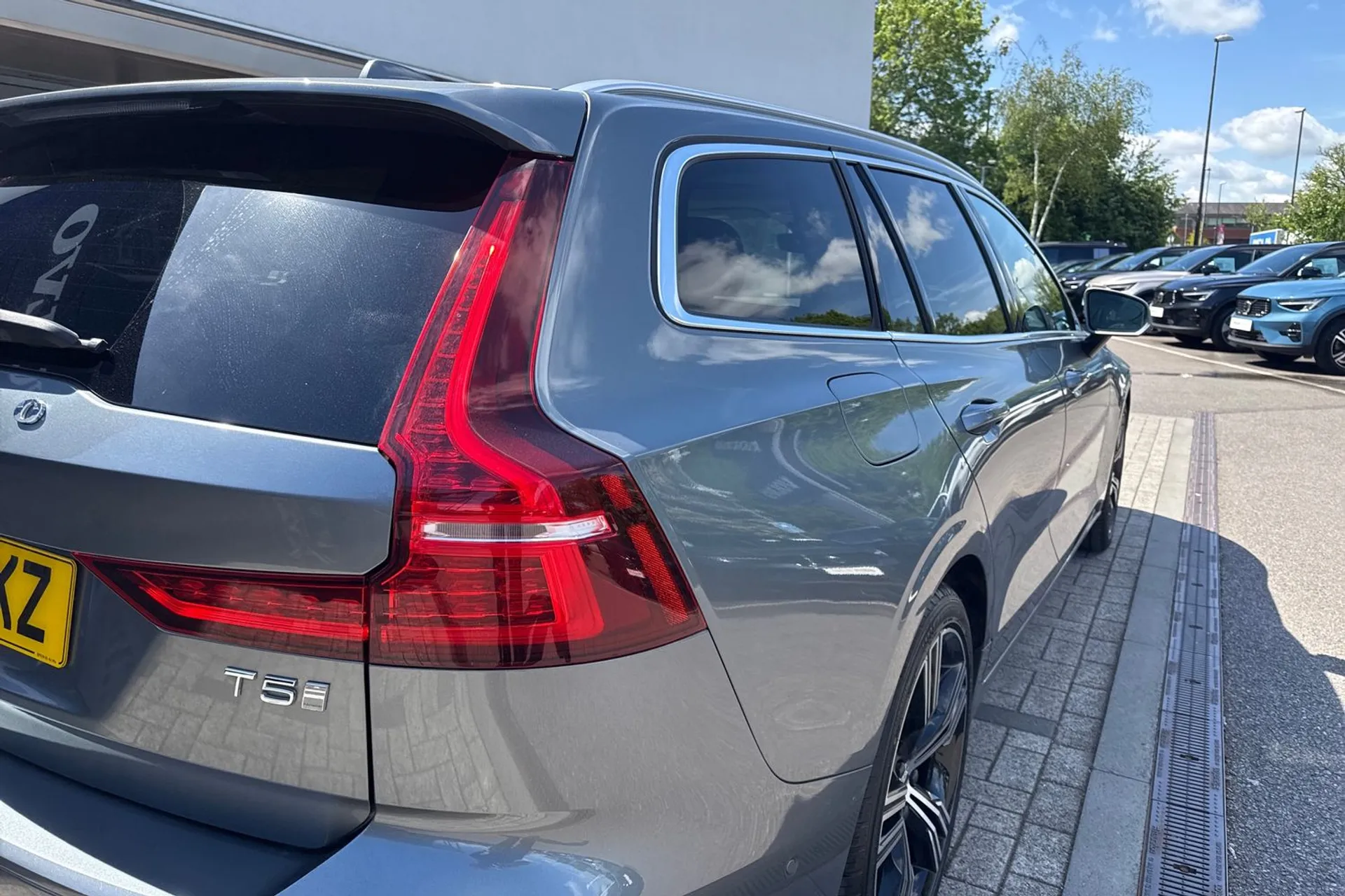 Volvo V60 thumbnail image number 15