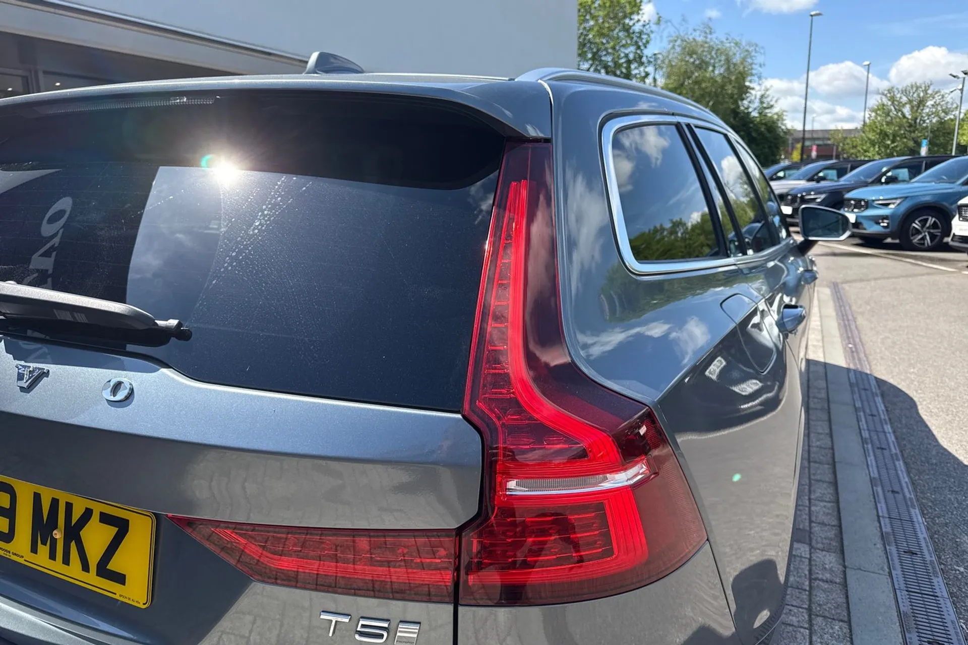 Volvo V60 thumbnail image number 16