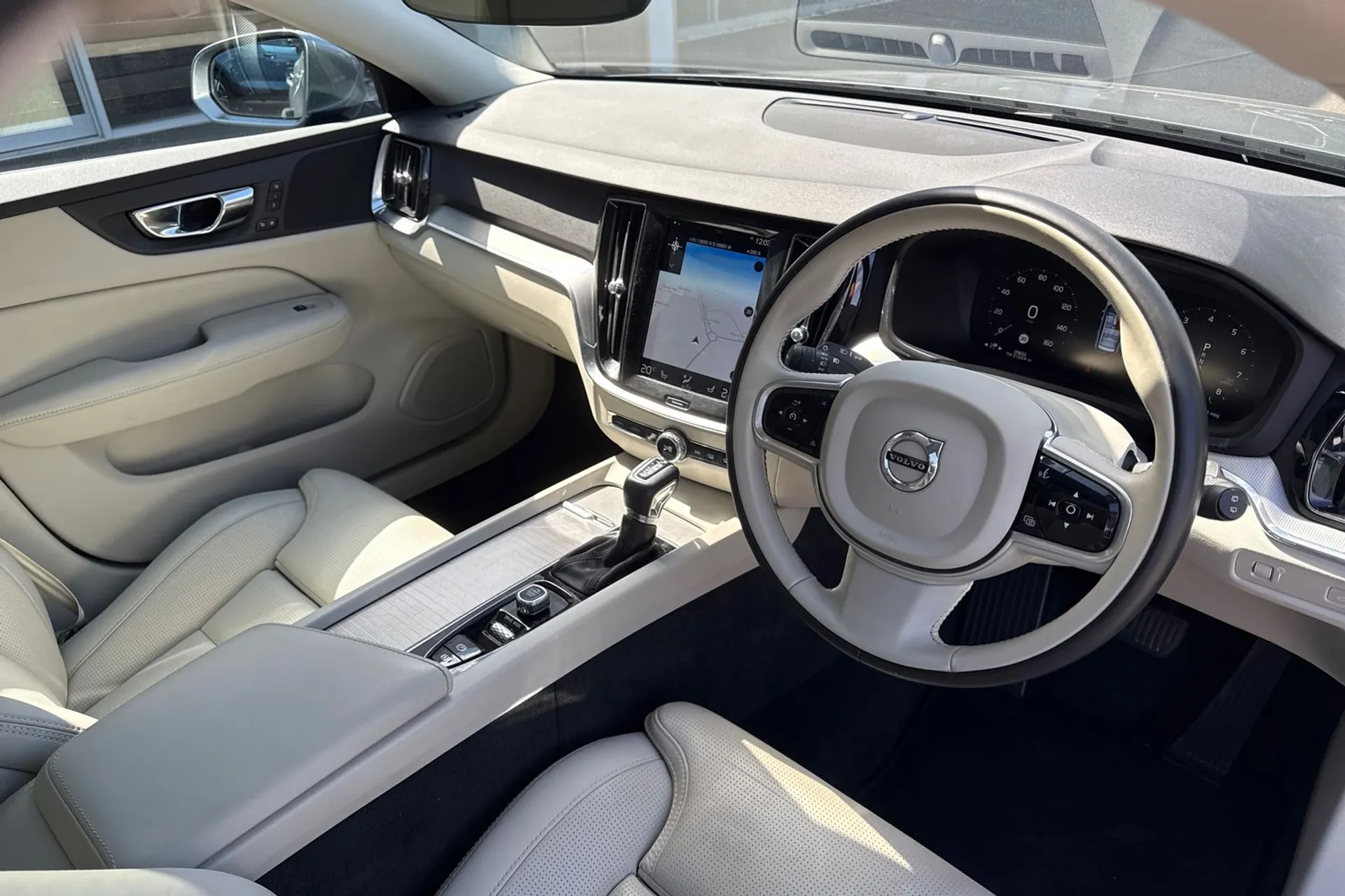 Volvo V60 thumbnail image number 6