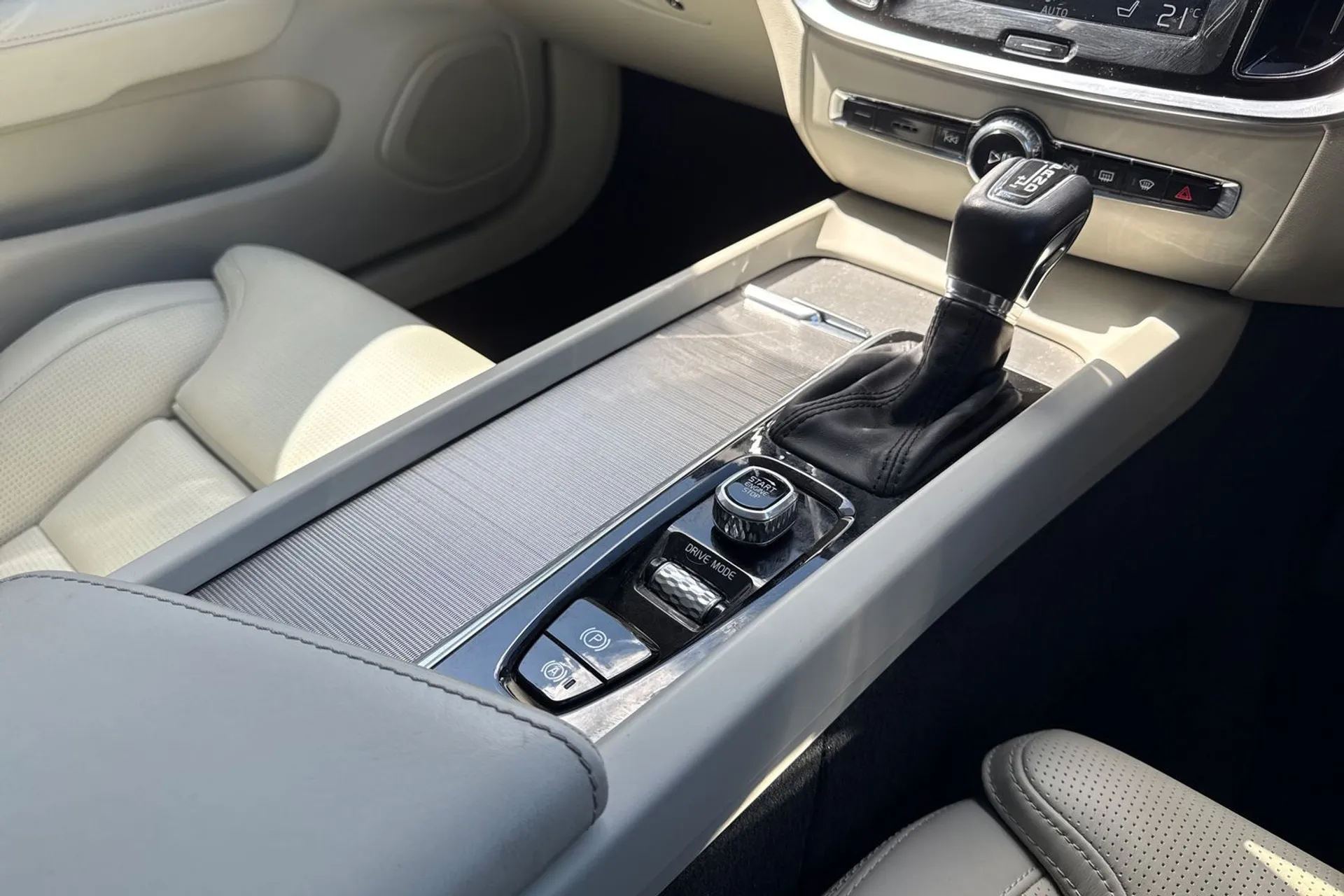 Volvo V60 thumbnail image number 44