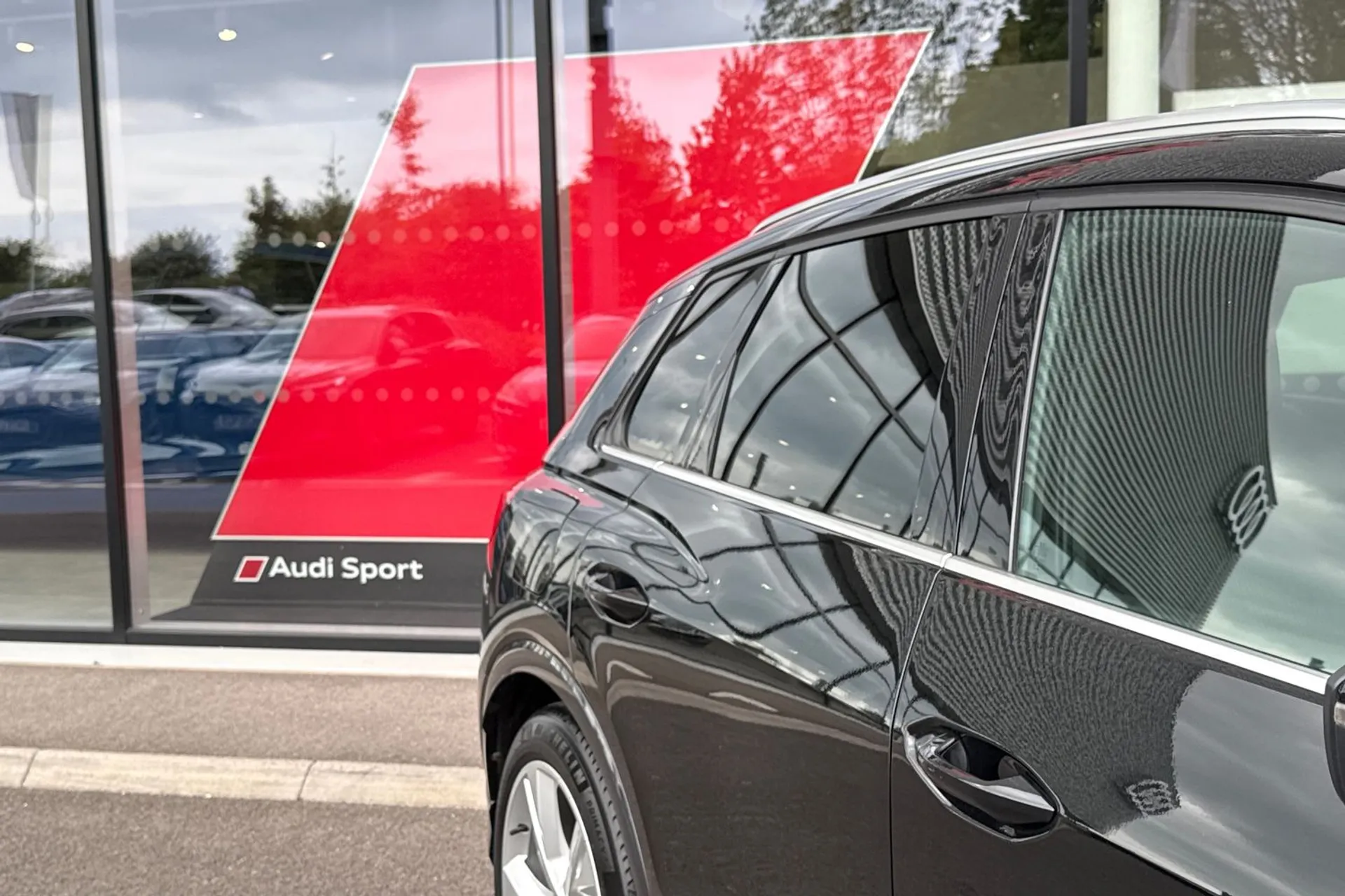 Audi Q4 thumbnail image number 25