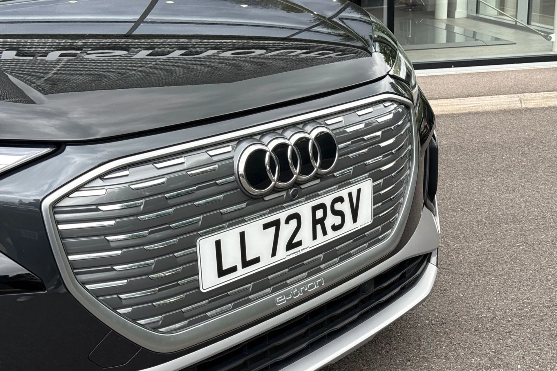 Audi Q4 thumbnail image number 13