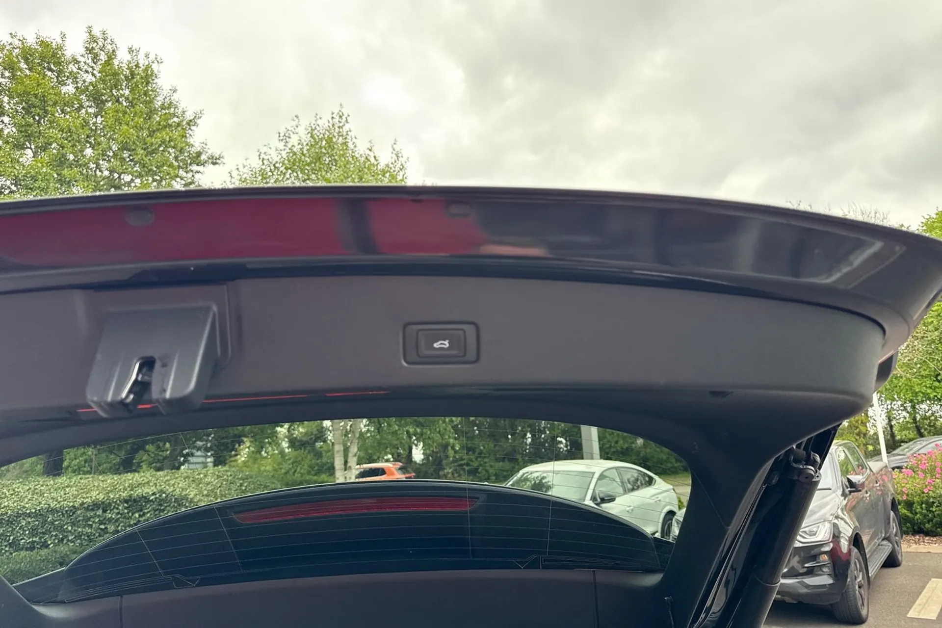 Audi Q4 thumbnail image number 36