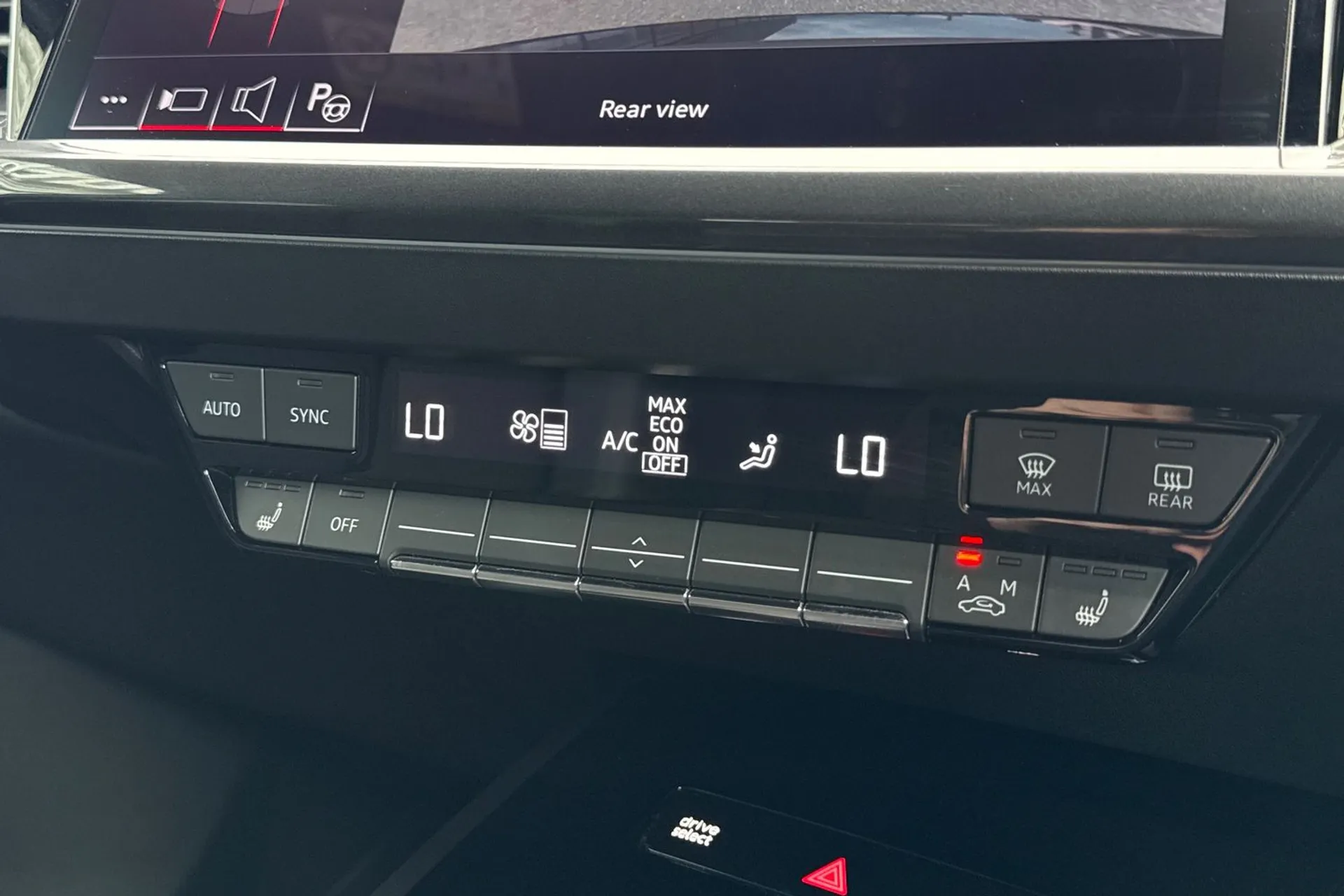 Audi Q4 thumbnail image number 28