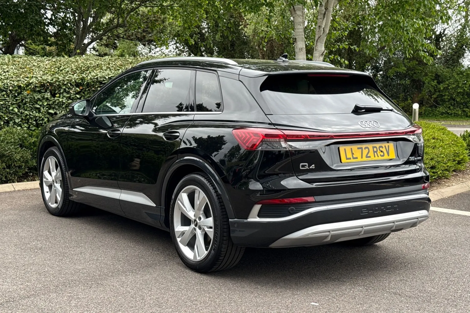 Audi Q4 thumbnail image number 19