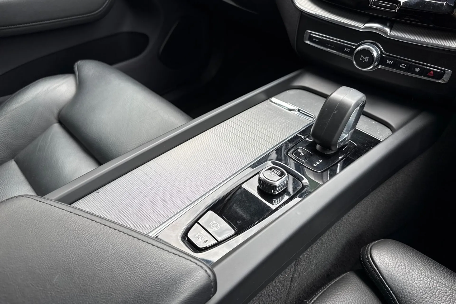 Volvo XC60 thumbnail image number 42