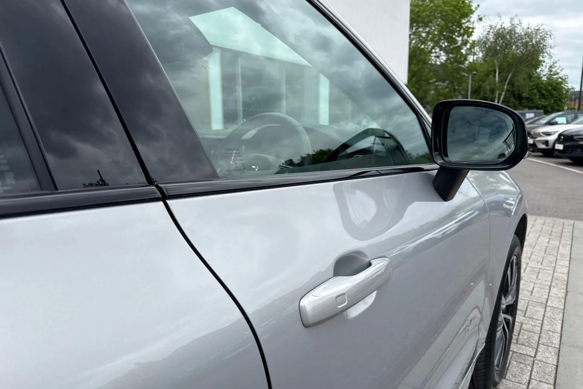 Volvo XC60 thumbnail image number 16