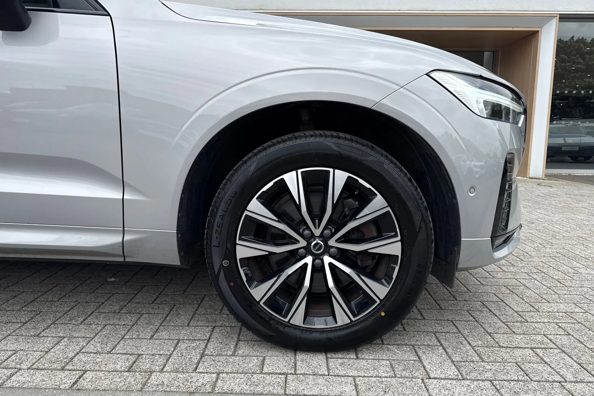 Volvo XC60 thumbnail image number 13