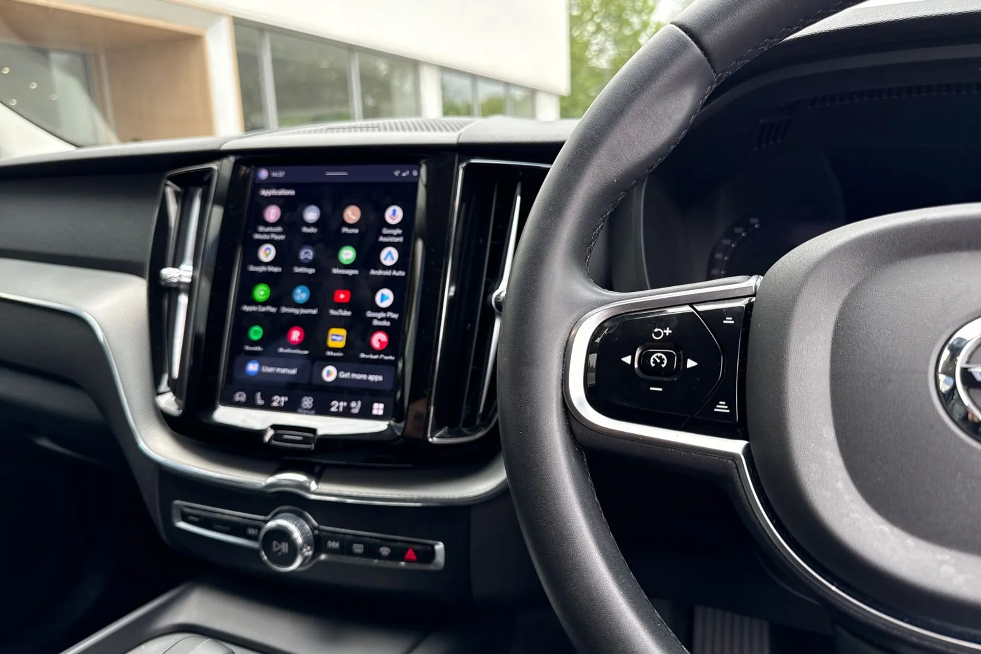 Volvo XC60 thumbnail image number 35