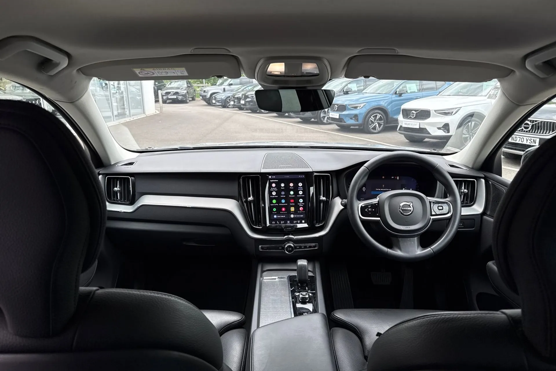 Volvo XC60 thumbnail image number 3