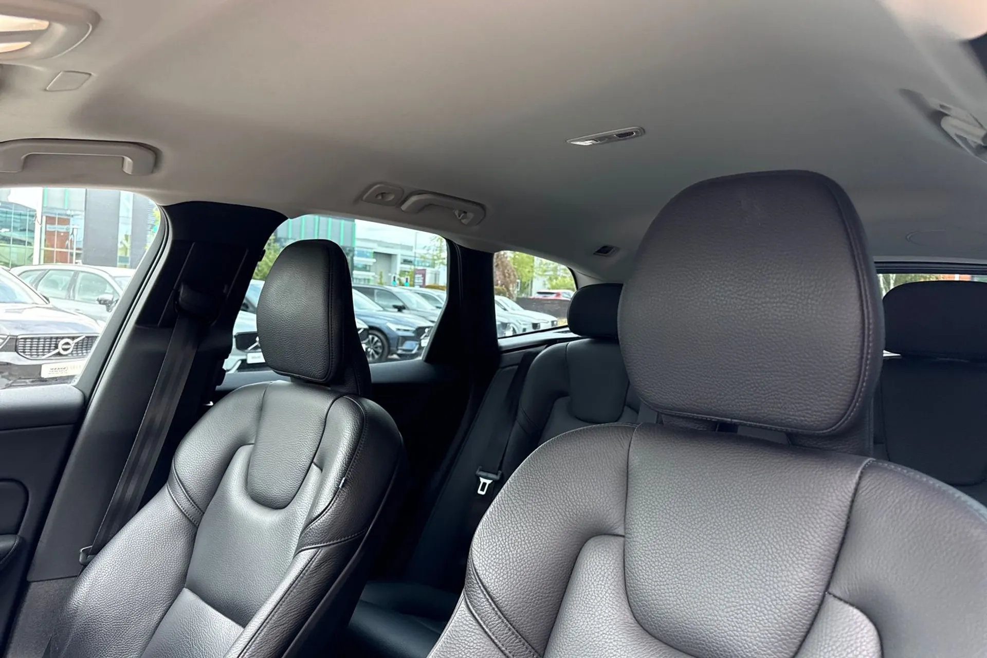 Volvo XC60 thumbnail image number 28