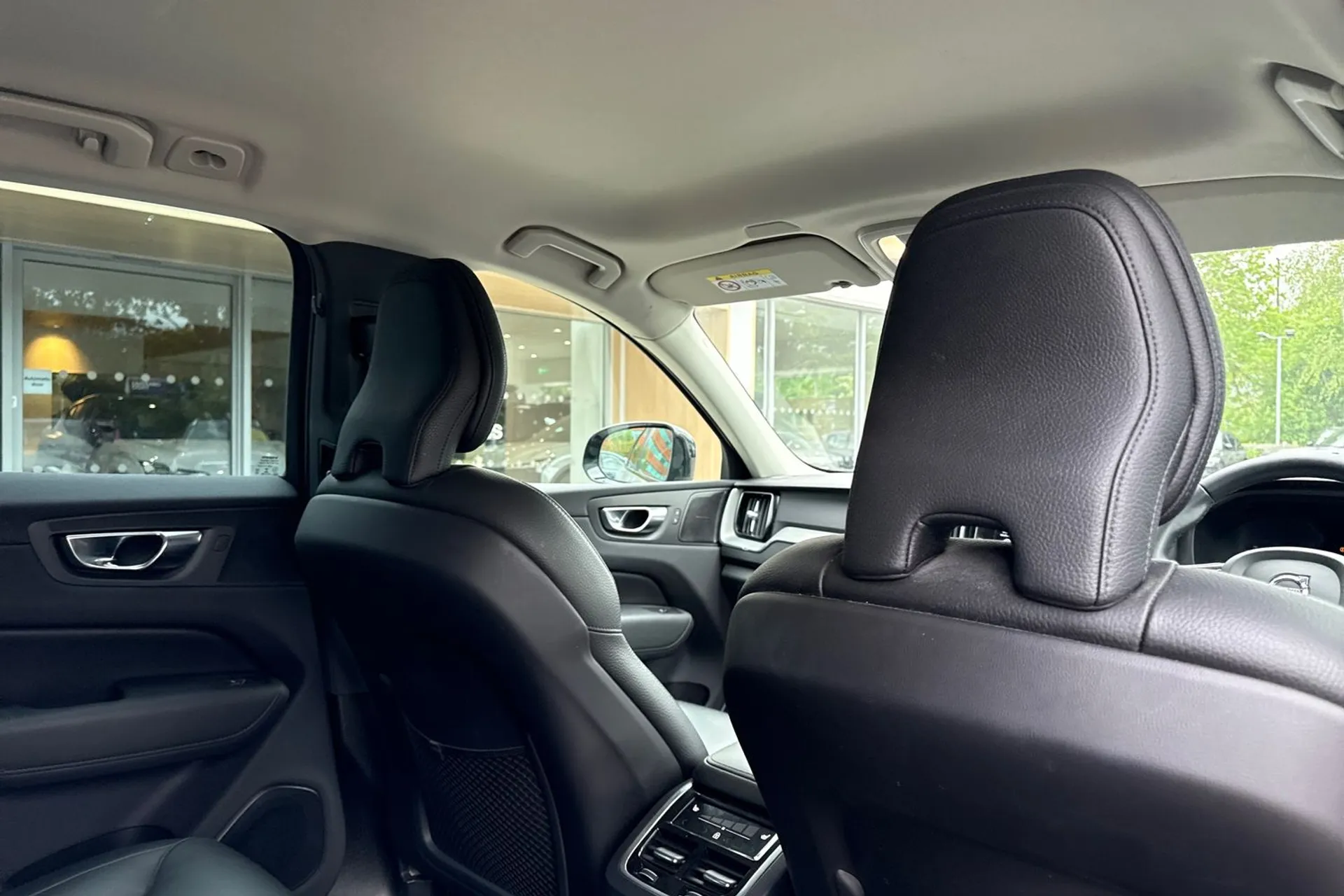 Volvo XC60 thumbnail image number 23