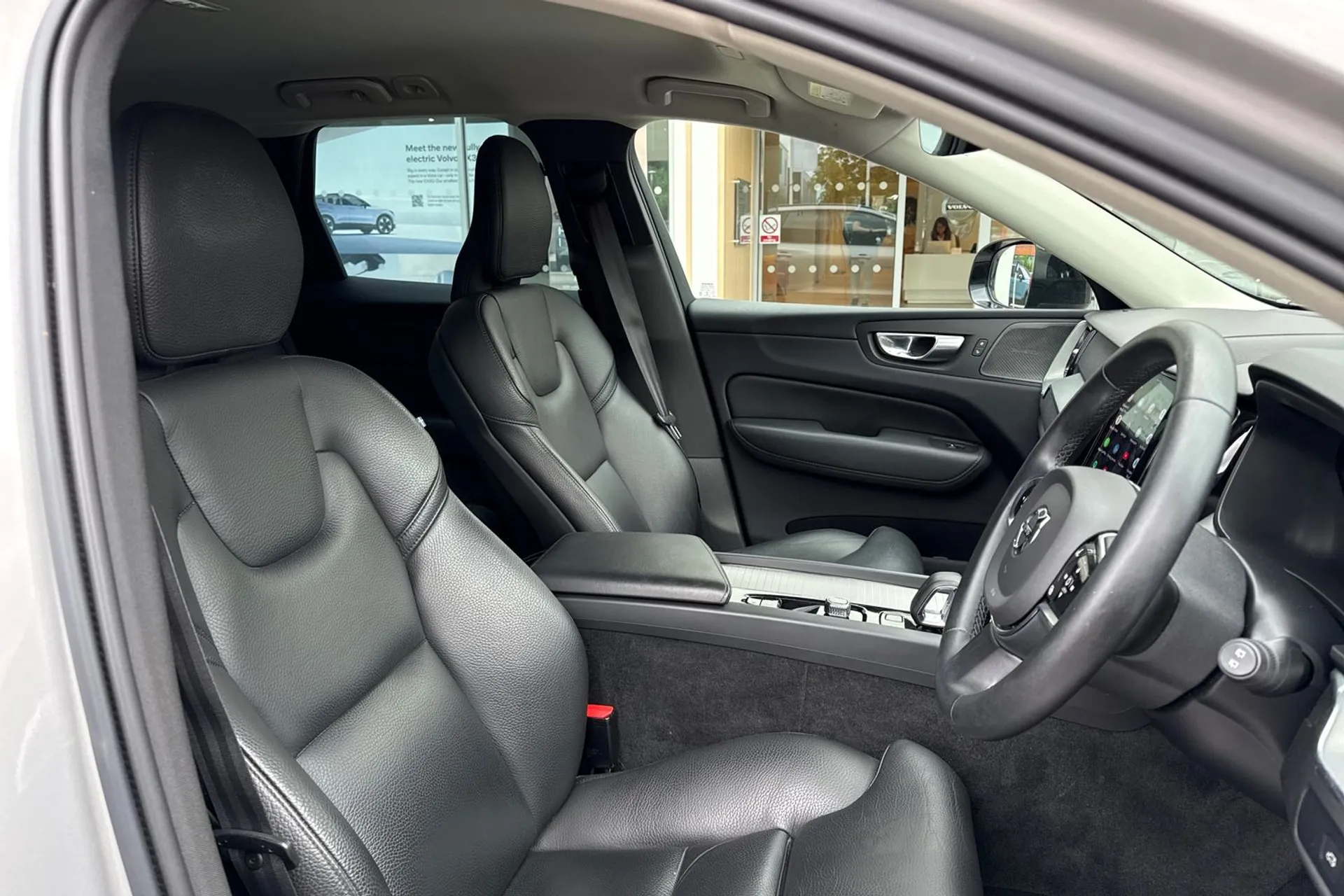 Volvo XC60 thumbnail image number 25