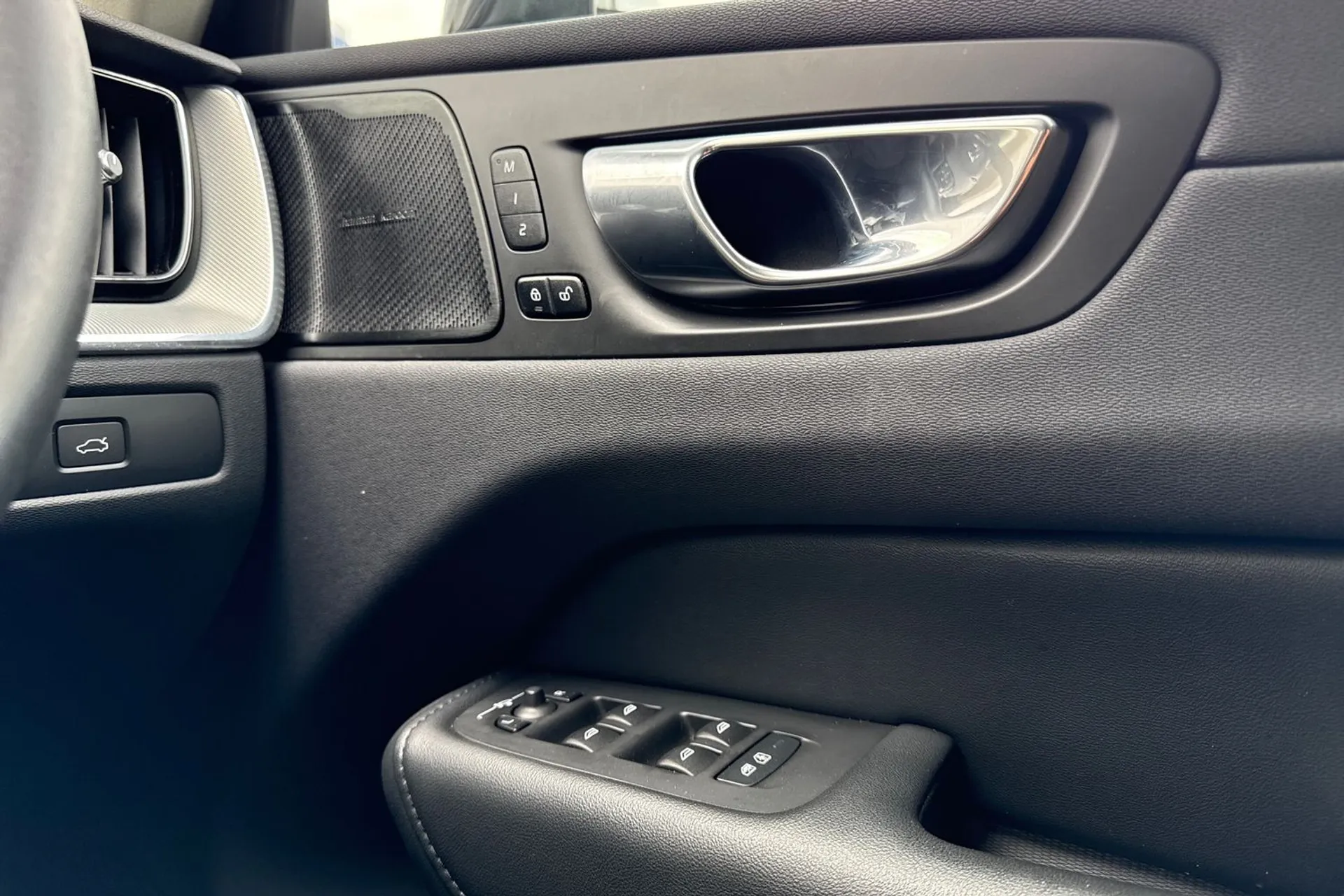 Volvo XC60 thumbnail image number 41