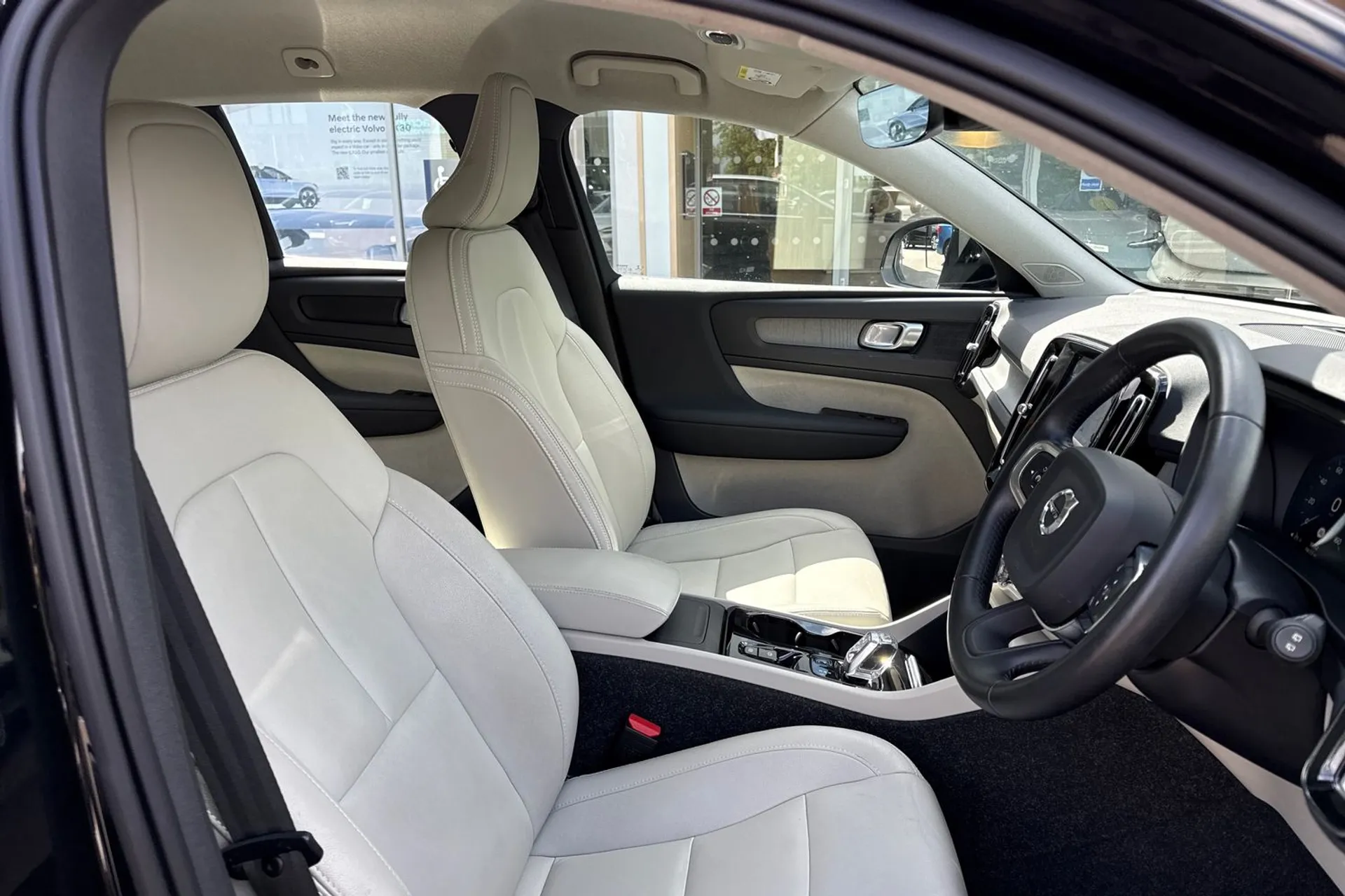 Volvo XC40 thumbnail image number 26