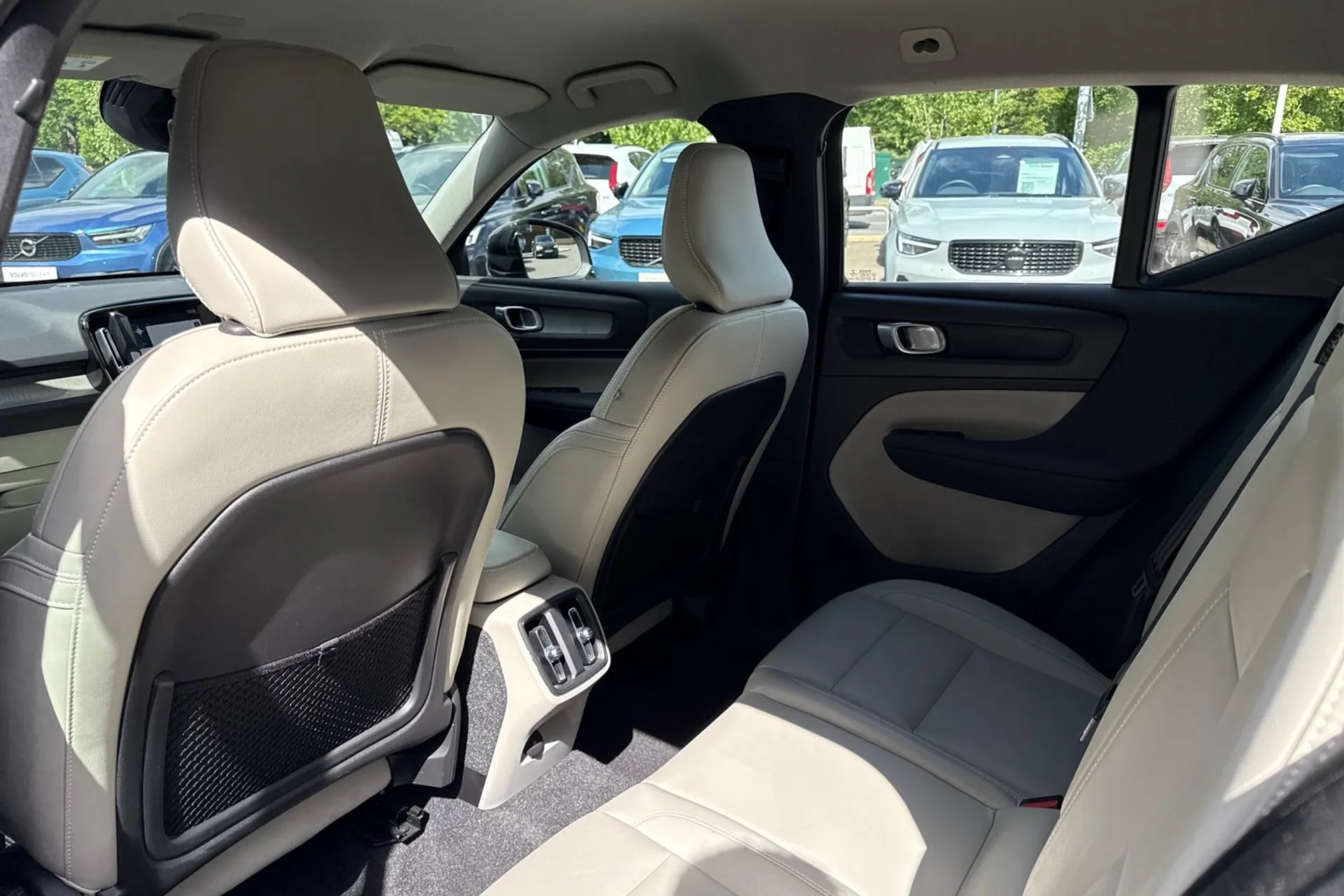 Volvo XC40 thumbnail image number 31