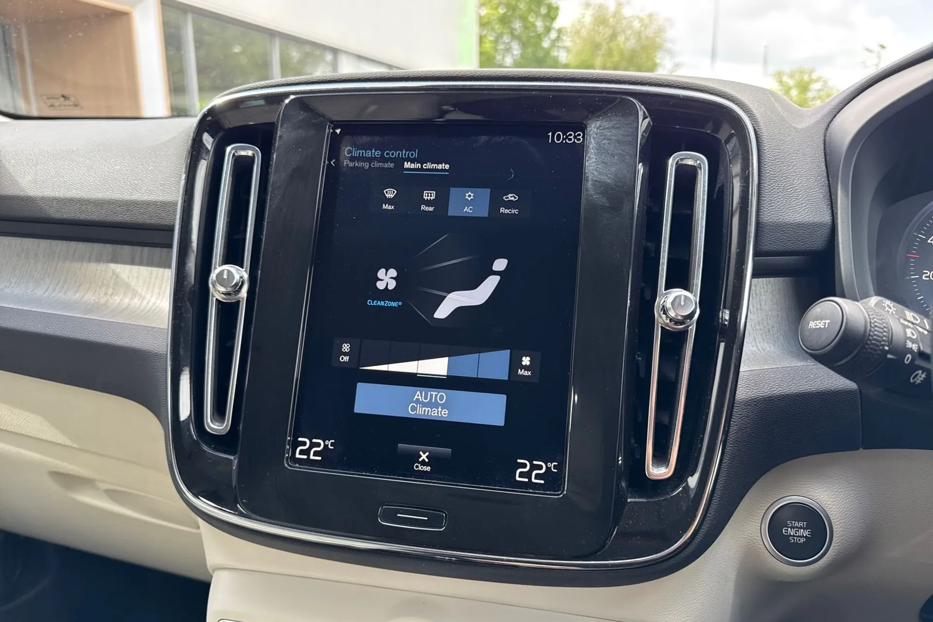 Volvo XC40 thumbnail image number 38