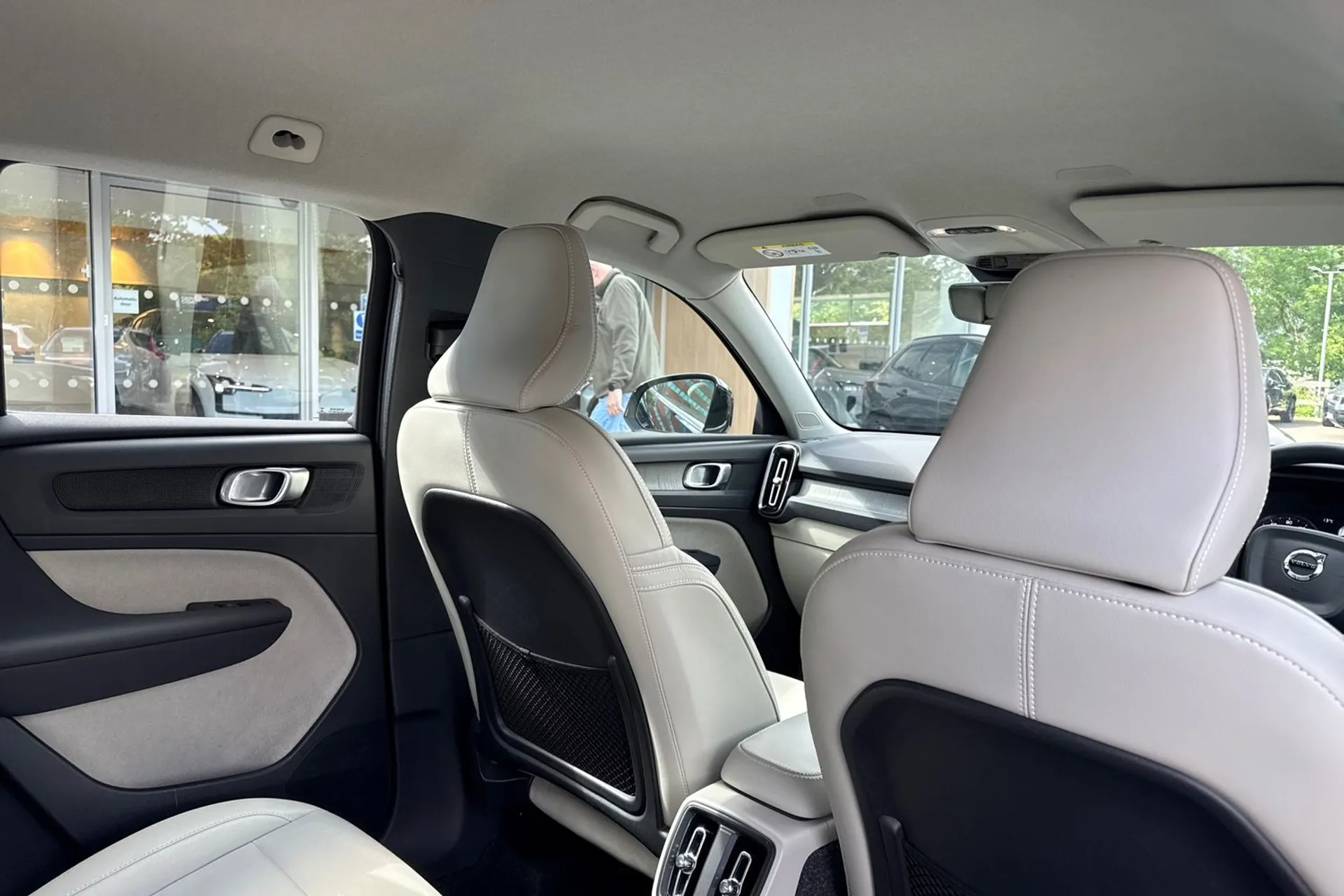 Volvo XC40 thumbnail image number 24