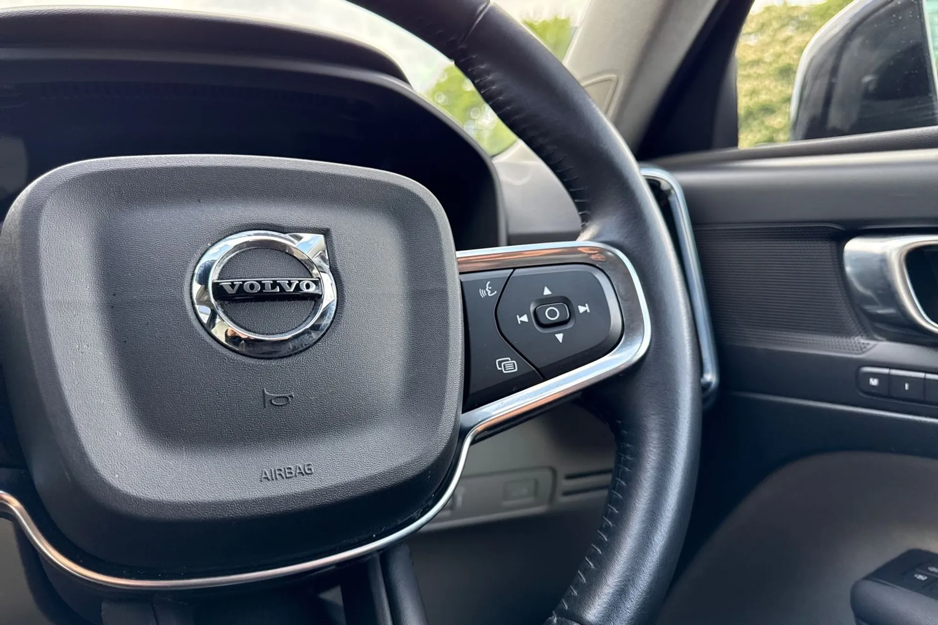 Volvo XC40 thumbnail image number 37