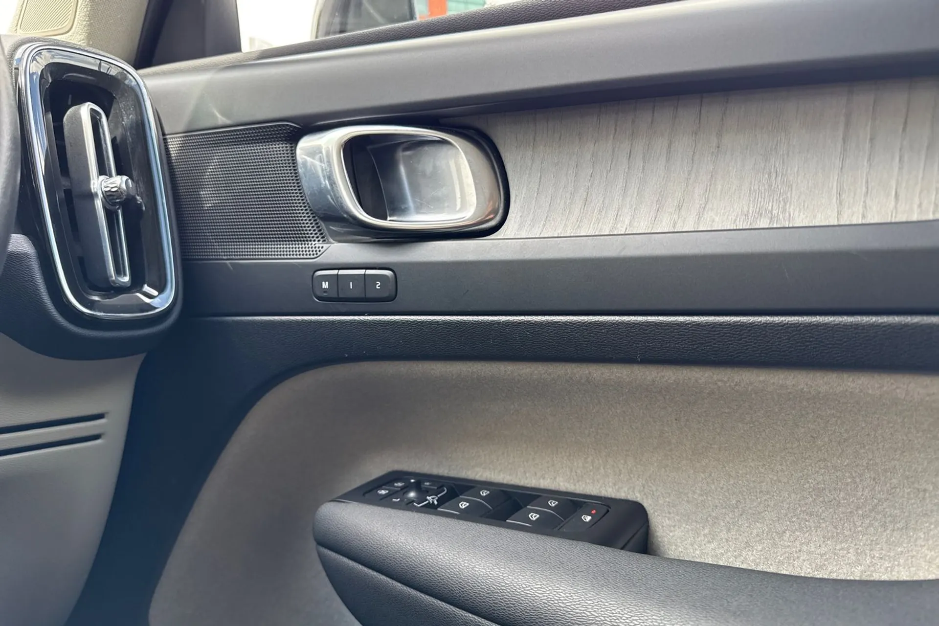 Volvo XC40 thumbnail image number 41