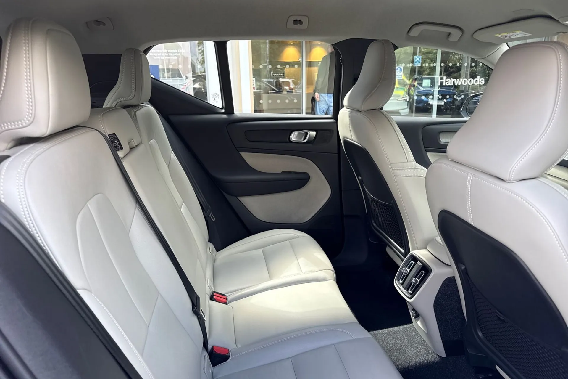 Volvo XC40 thumbnail image number 23