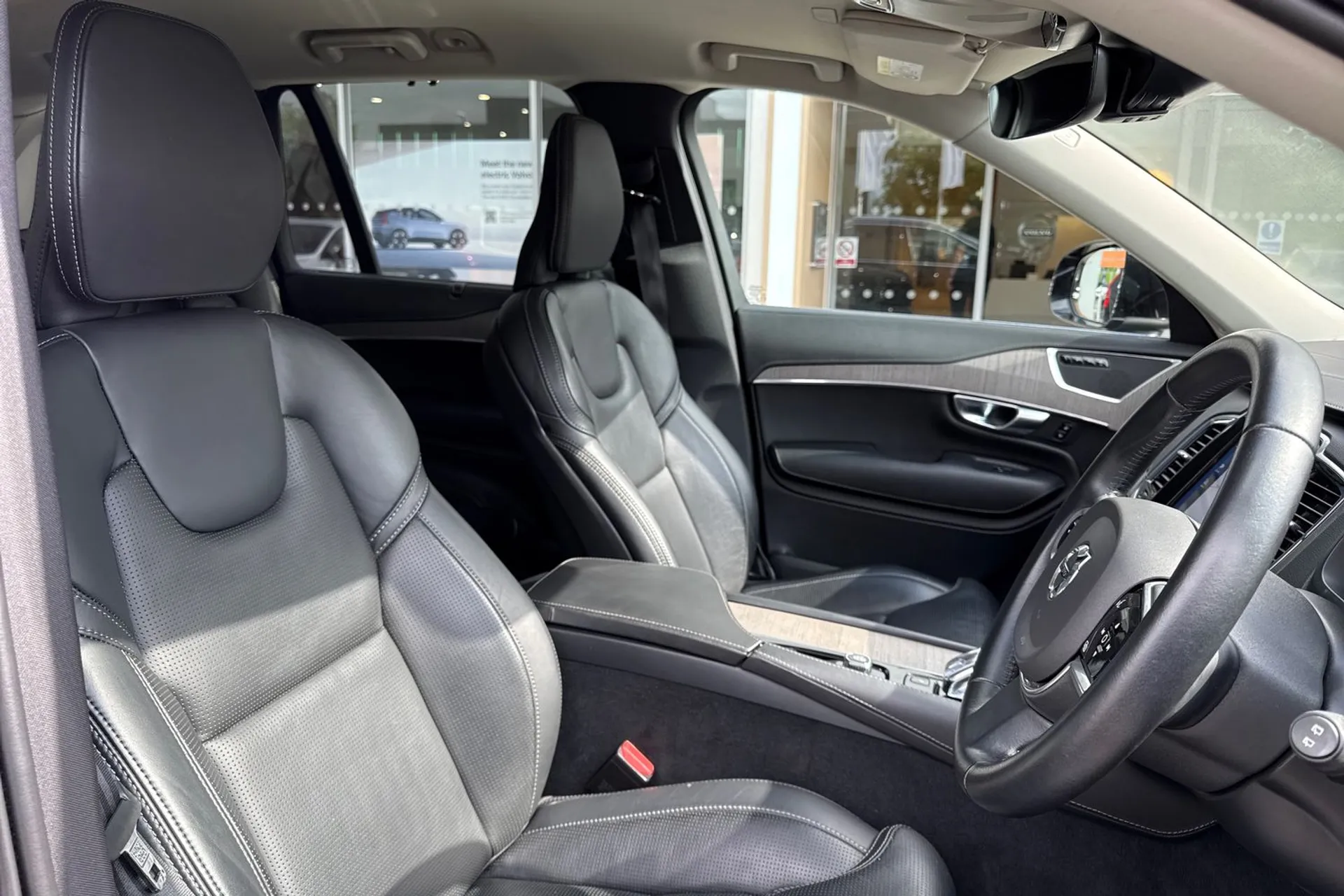 Volvo XC90 thumbnail image number 28