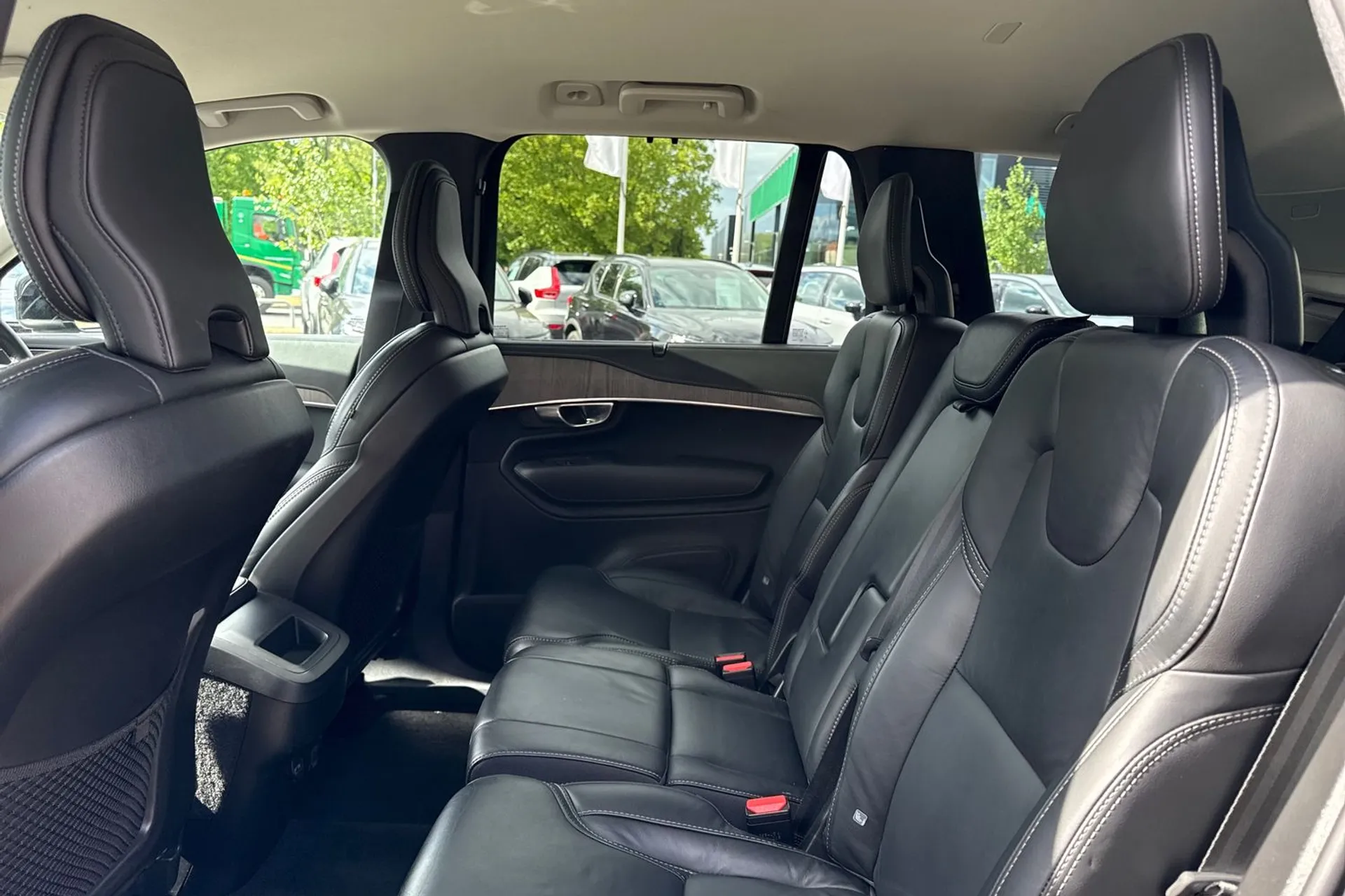 Volvo XC90 thumbnail image number 32