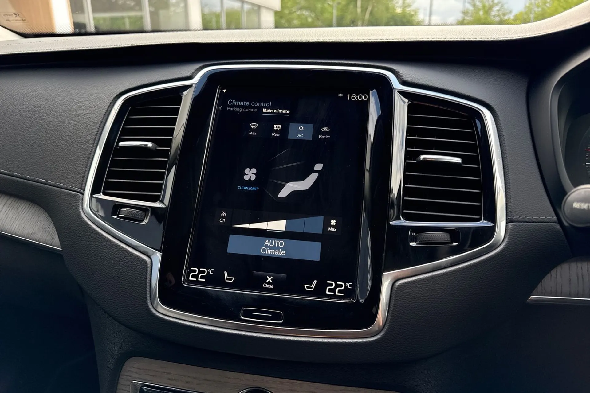 Volvo XC90 thumbnail image number 41