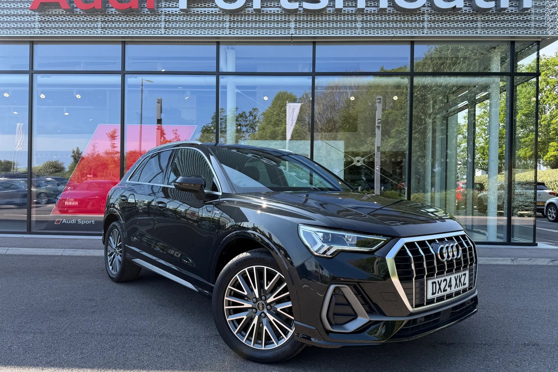 Audi Q3 focused image