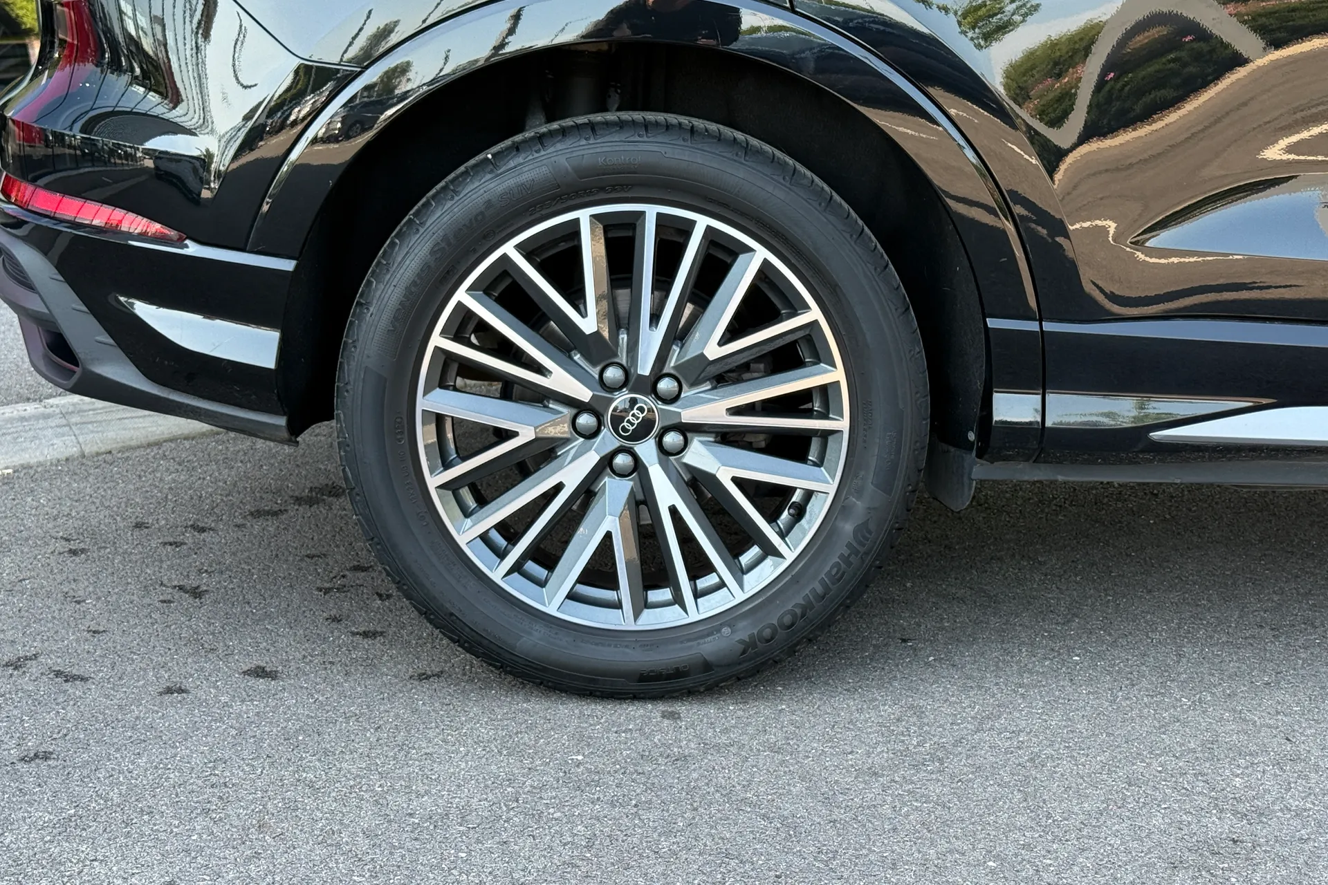 Audi Q3 thumbnail image number 30