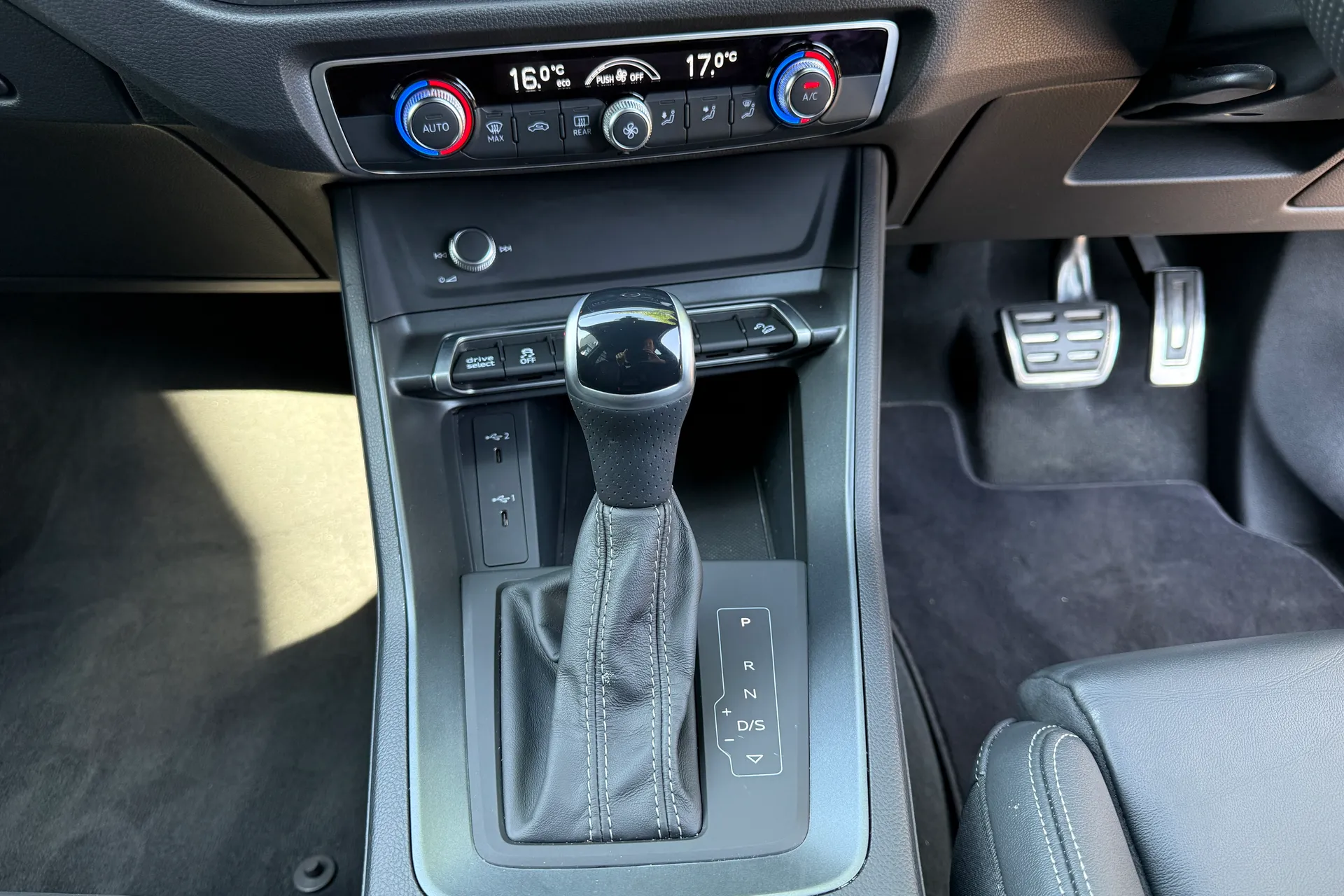Audi Q3 thumbnail image number 46