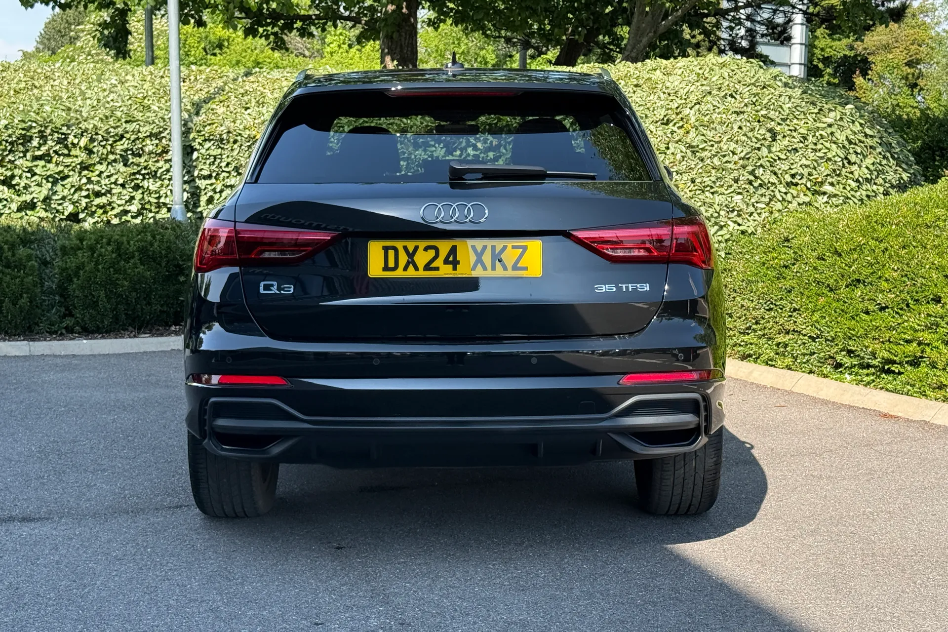 Audi Q3 thumbnail image number 23