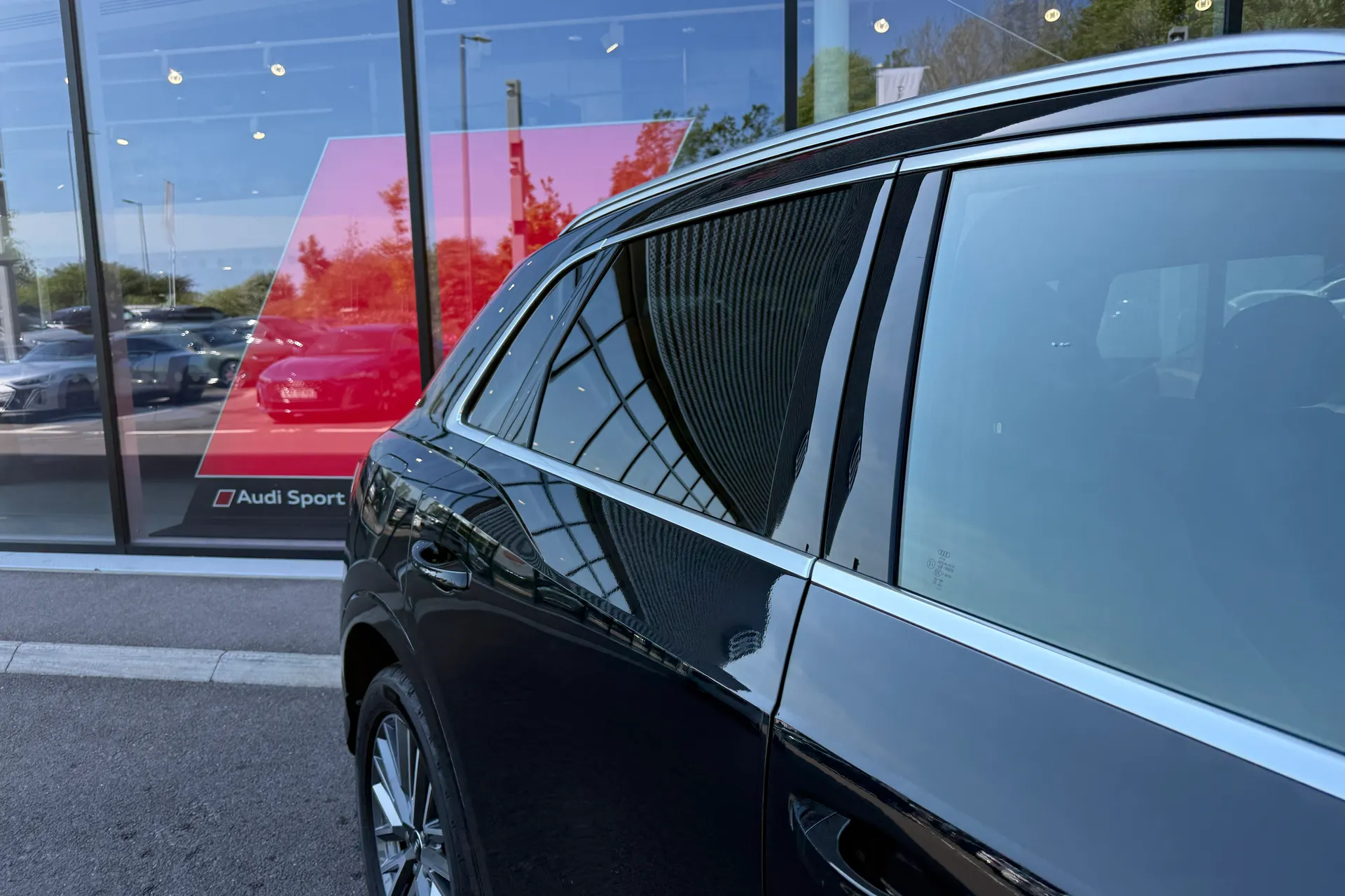 Audi Q3 thumbnail image number 14