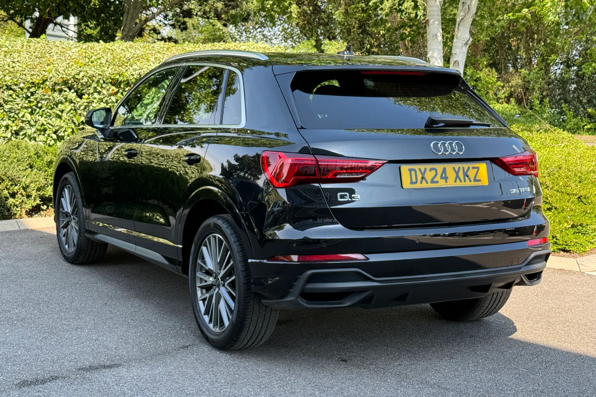 Audi Q3 thumbnail image number 10