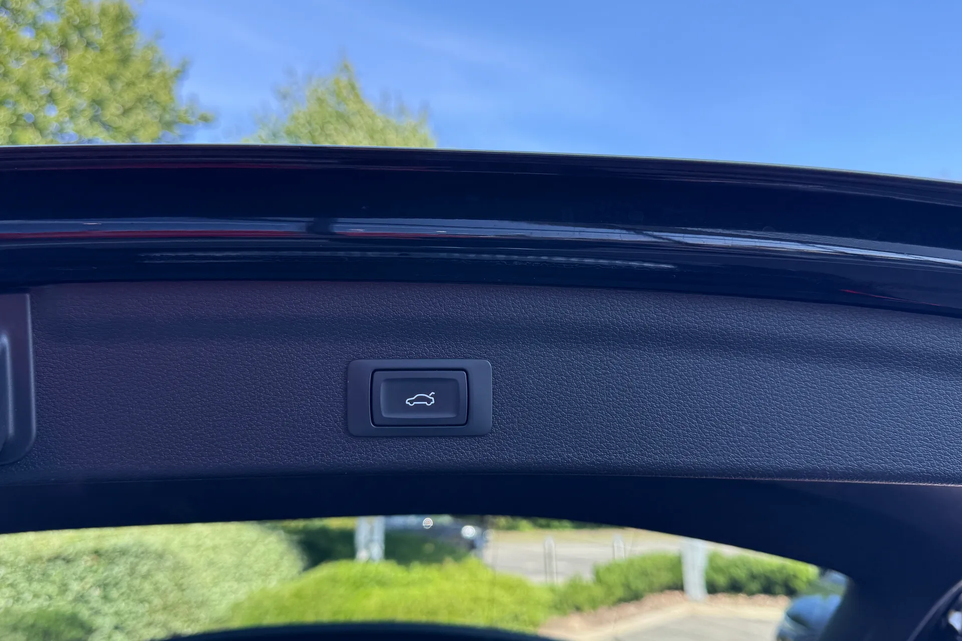 Audi Q3 thumbnail image number 36