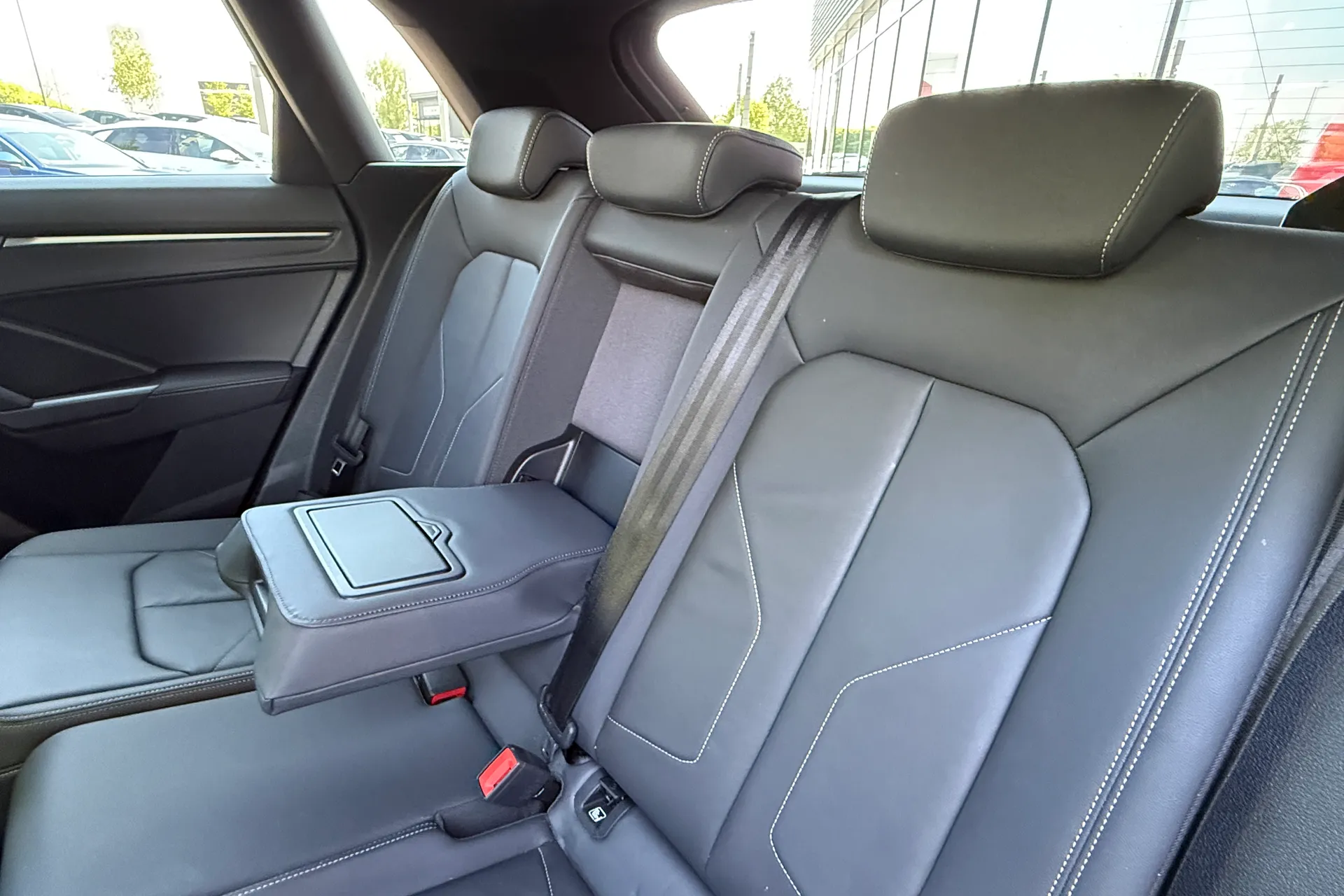 Audi Q3 thumbnail image number 42