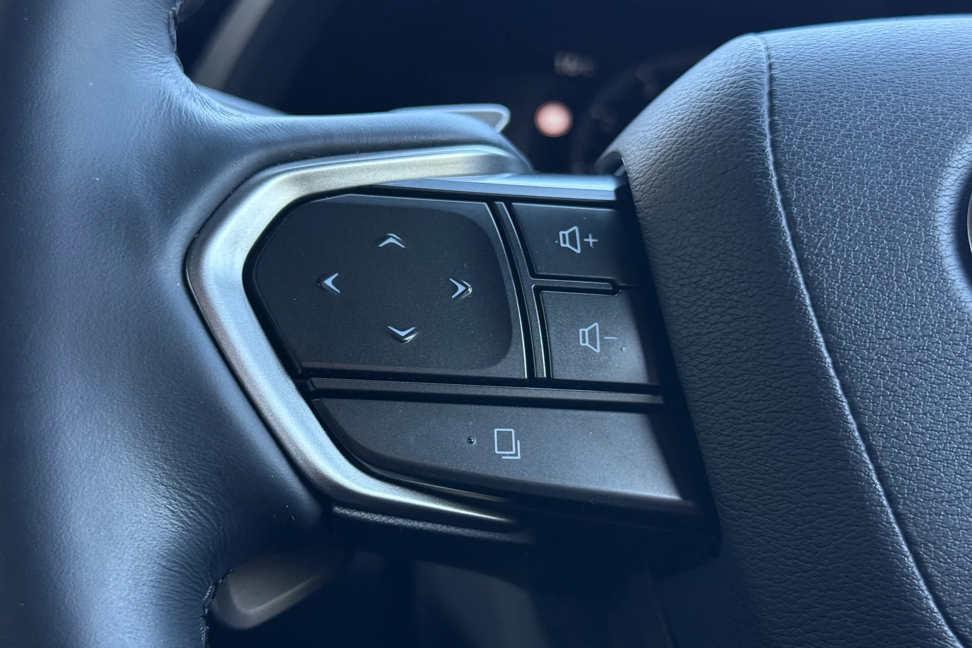 LEXUS LBX thumbnail image number 19