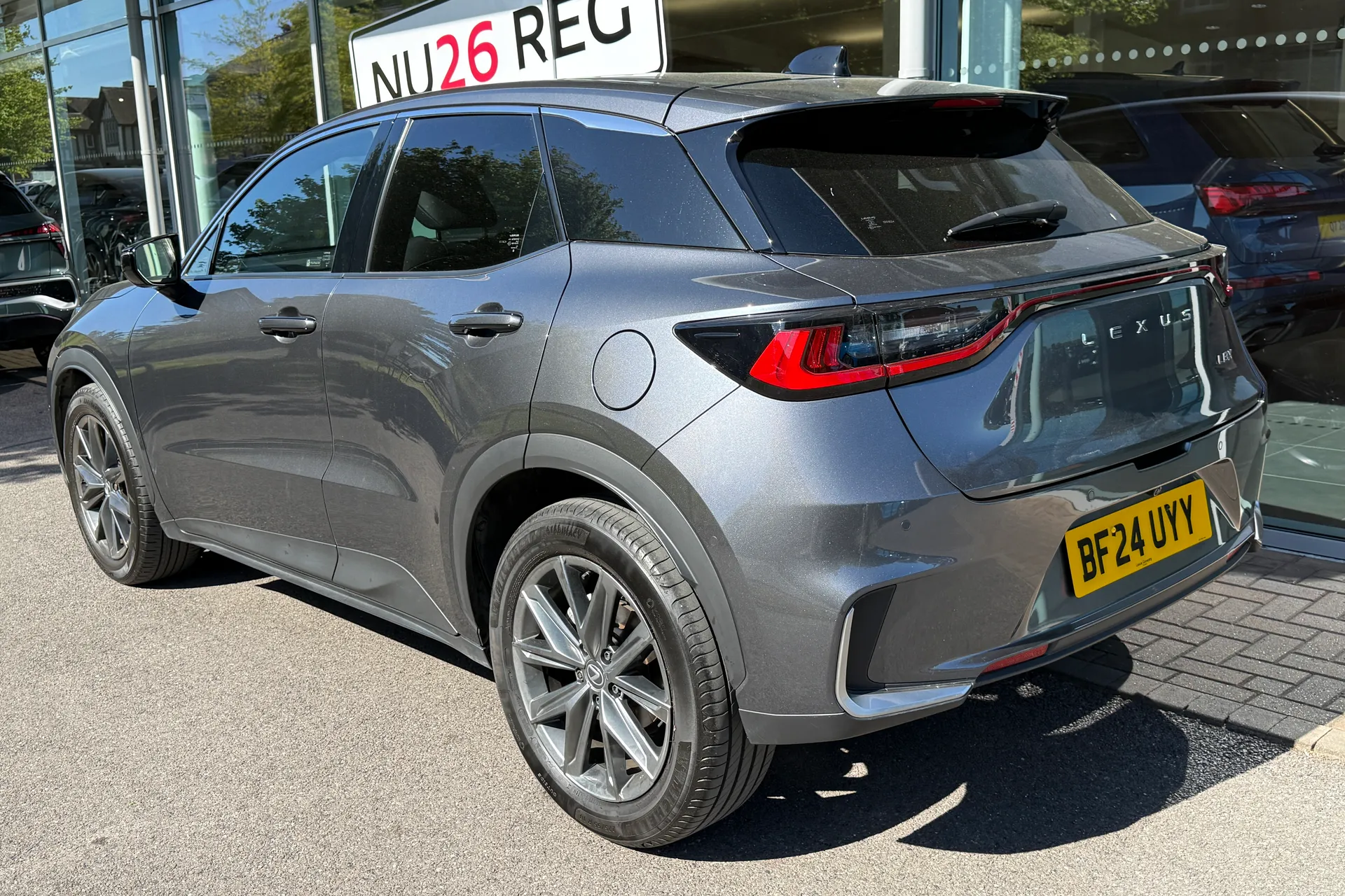 LEXUS LBX thumbnail image number 14