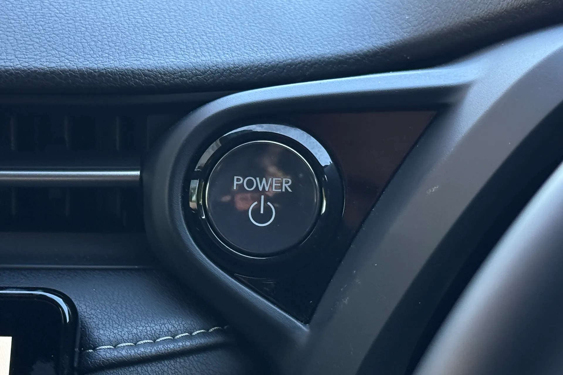 LEXUS LBX thumbnail image number 23