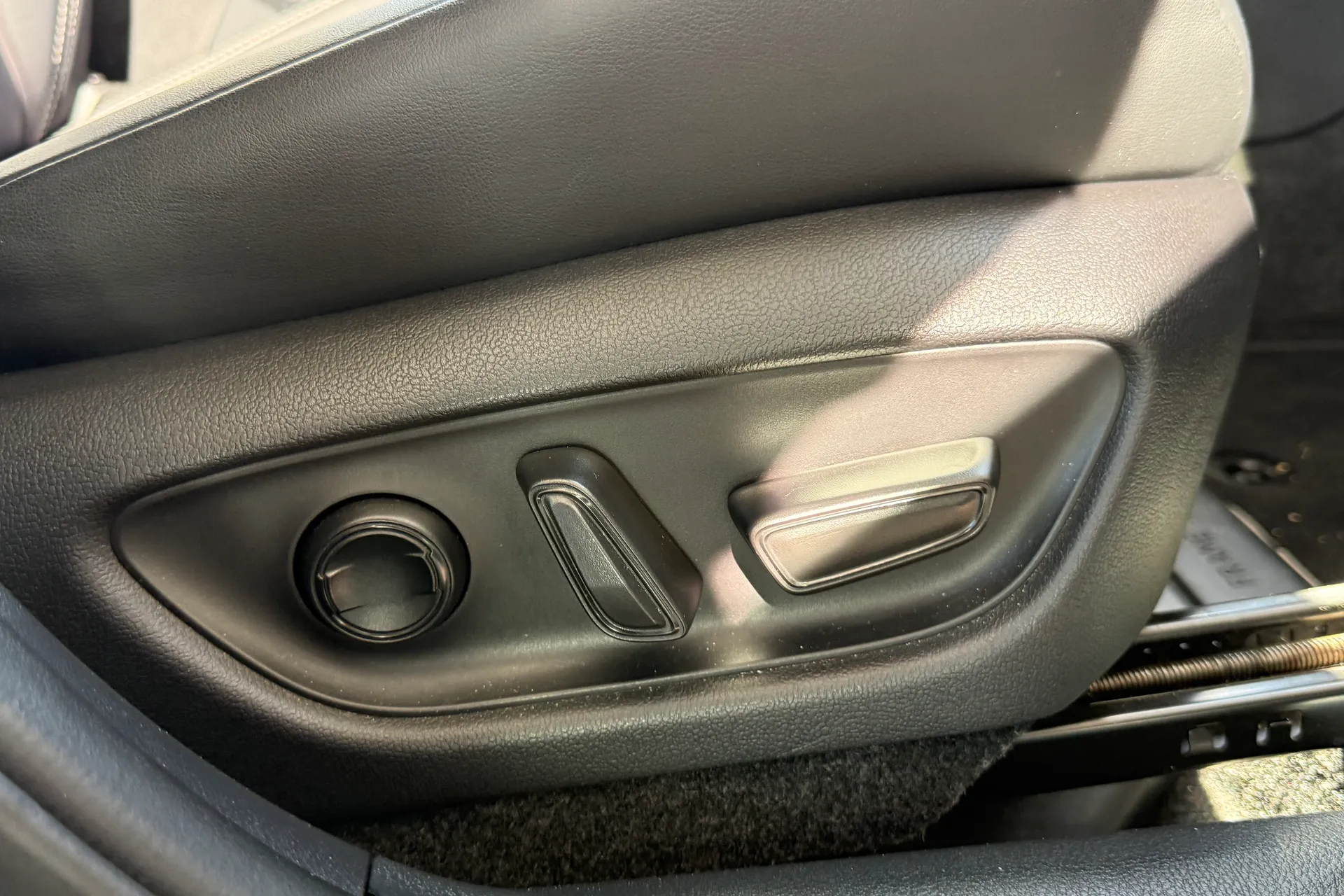 LEXUS LBX thumbnail image number 12