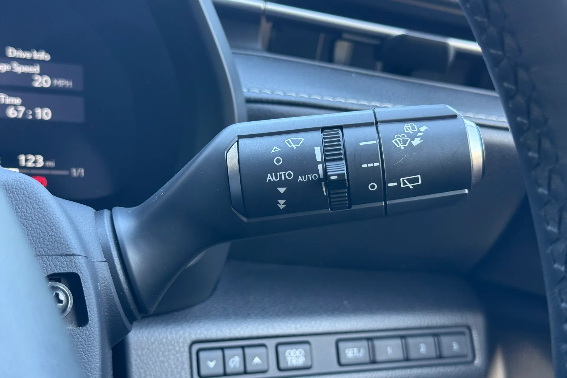 LEXUS LBX thumbnail image number 22