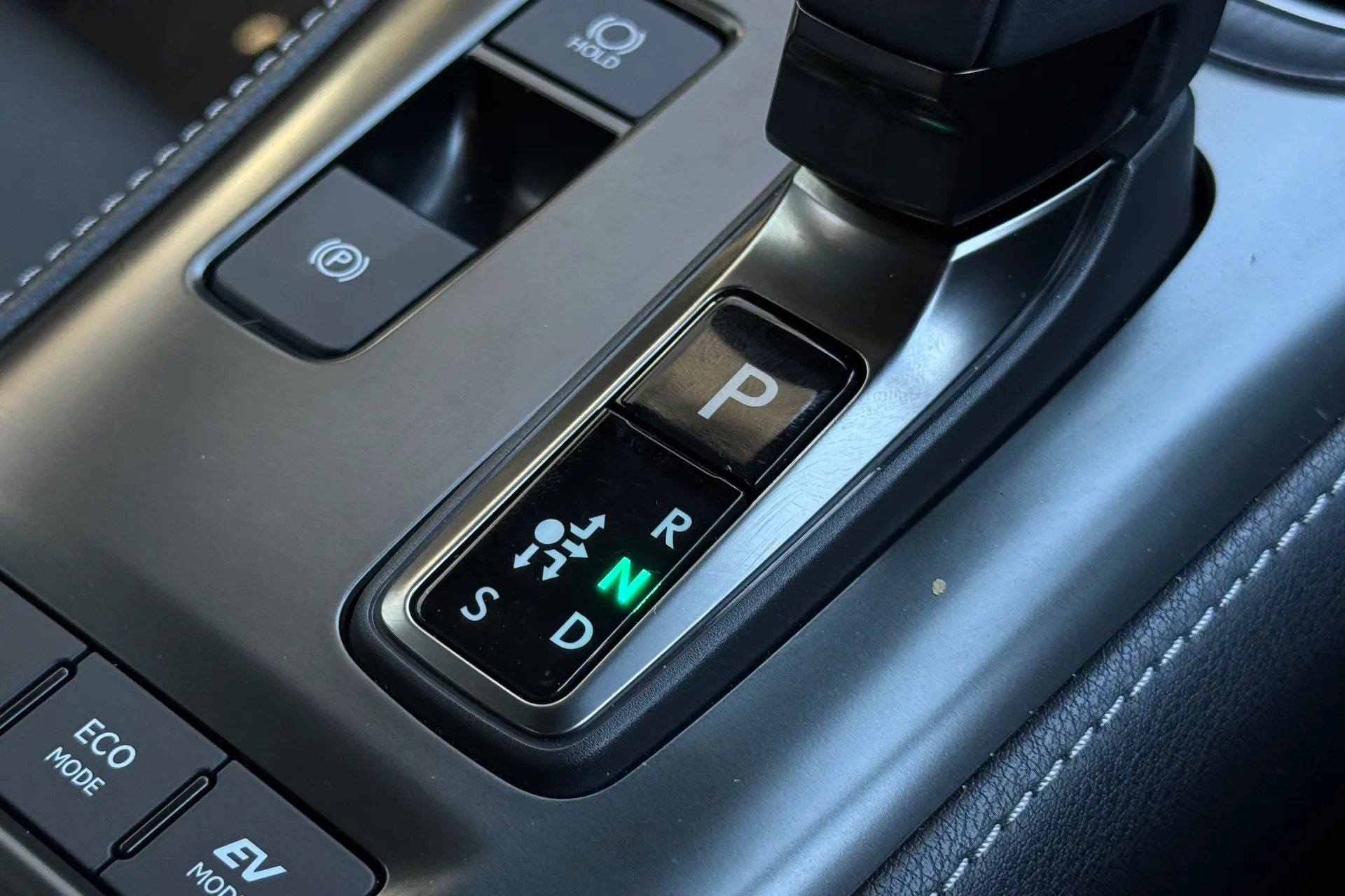 LEXUS LBX thumbnail image number 32