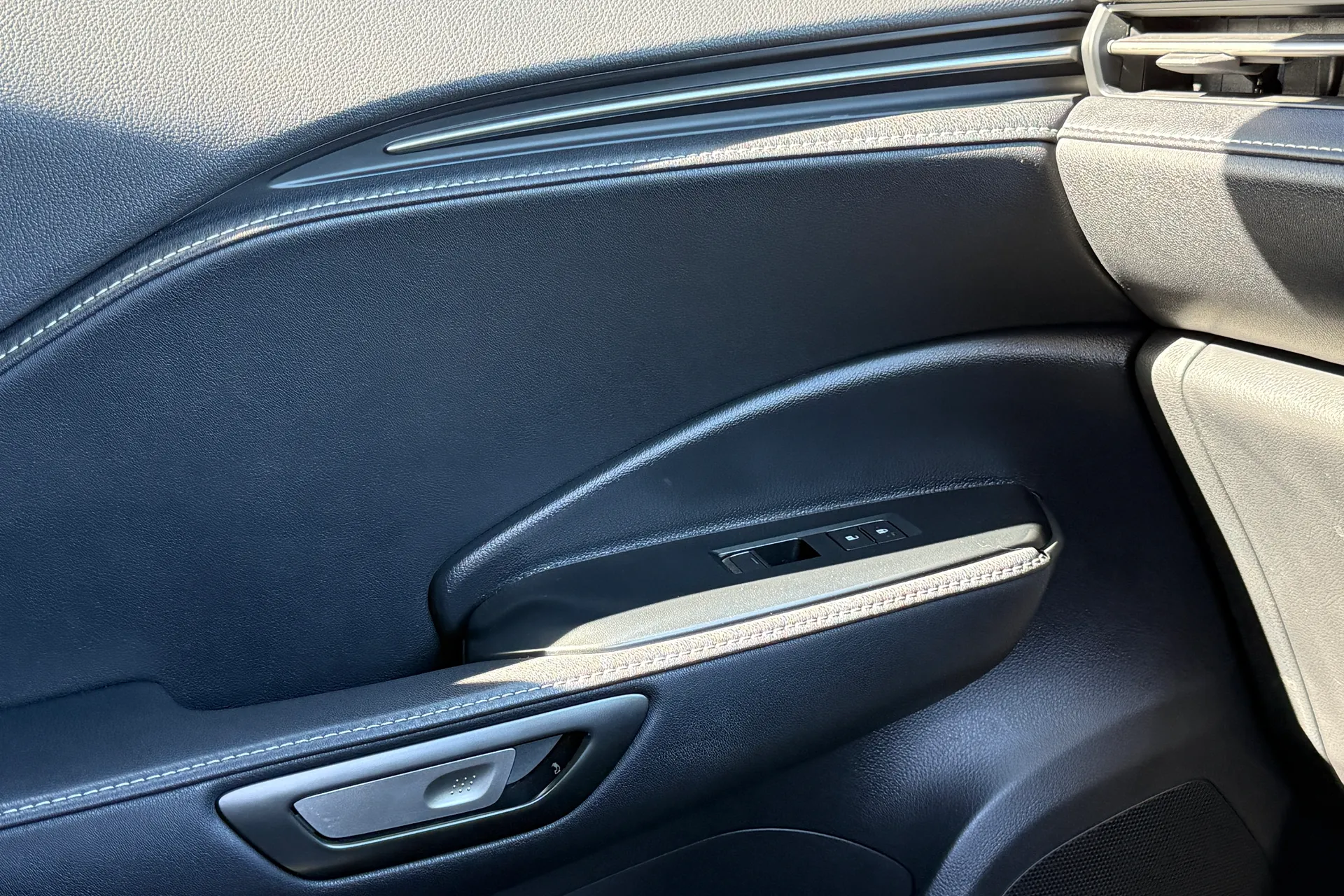 LEXUS LBX thumbnail image number 28