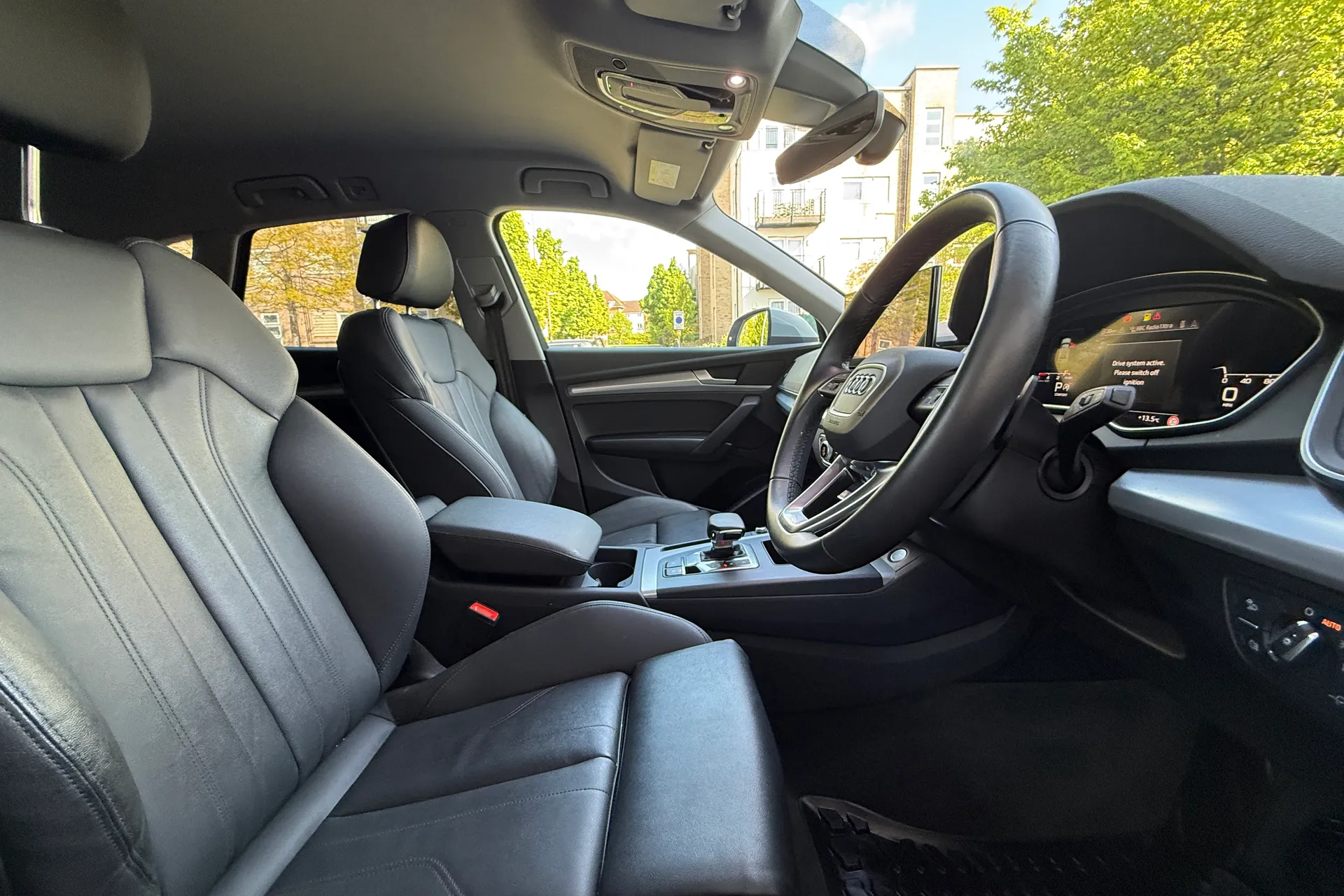 Audi Q5 thumbnail image number 32