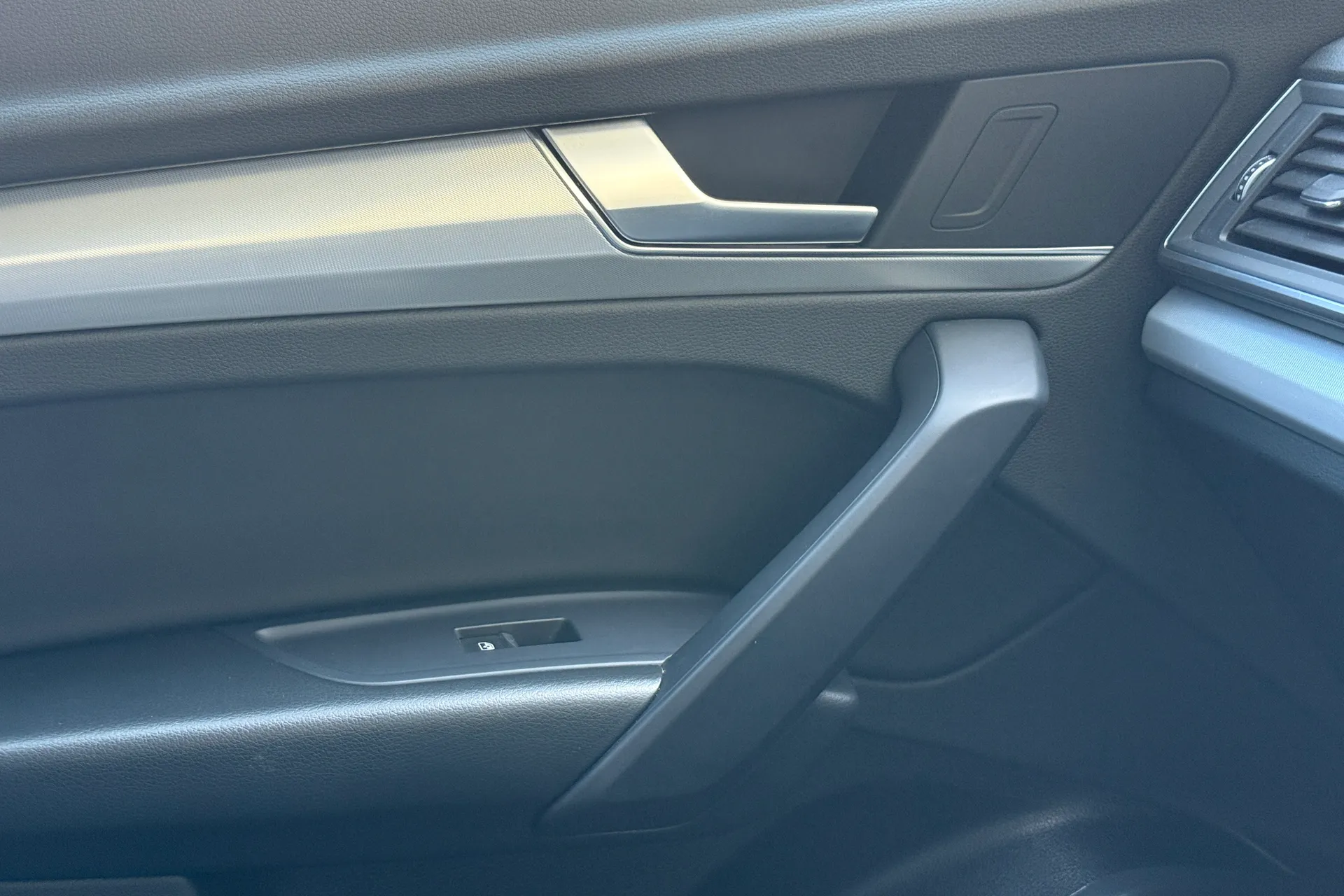 Audi Q5 thumbnail image number 30