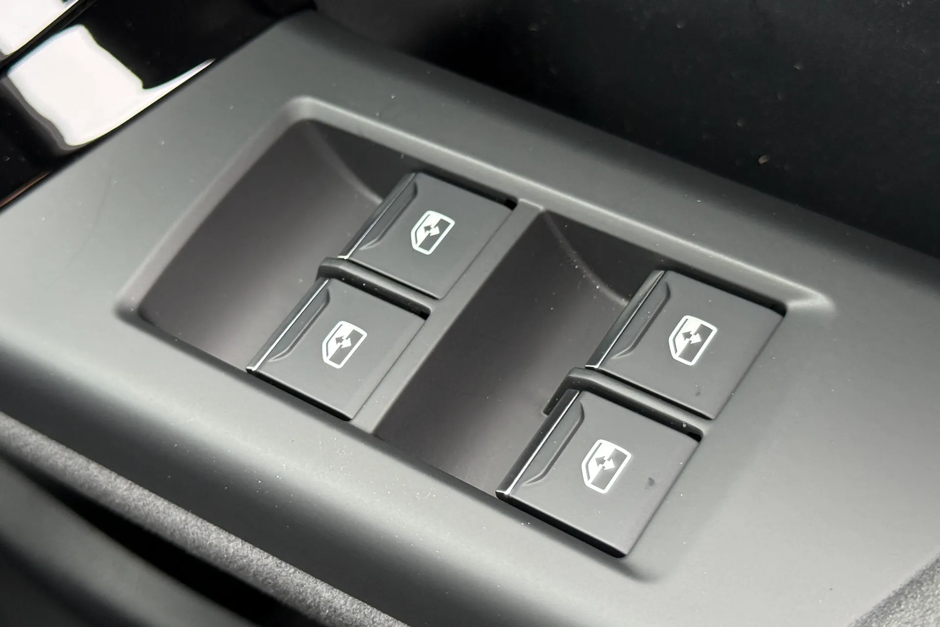 Audi Q6 thumbnail image number 27