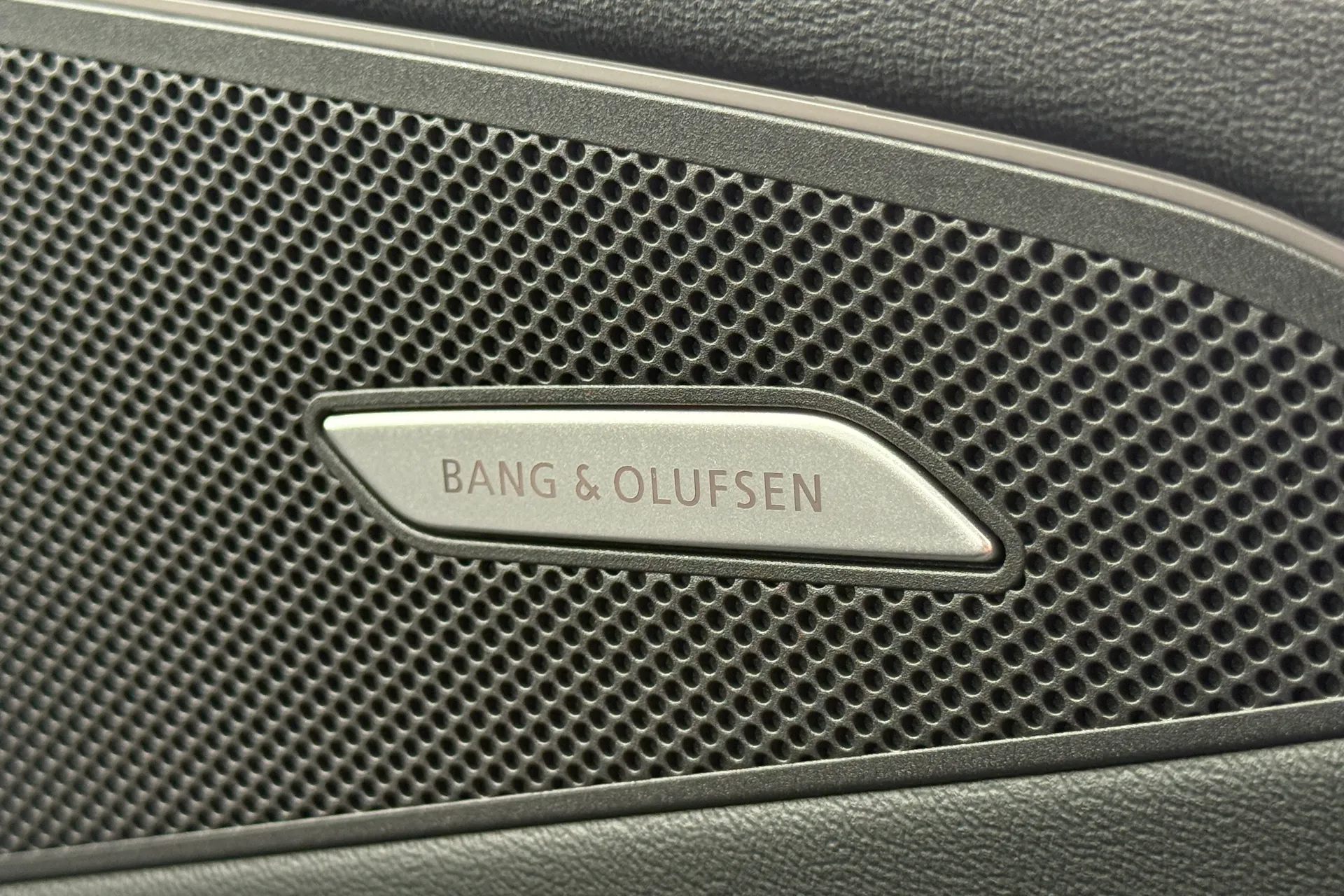 Audi Q6 thumbnail image number 23