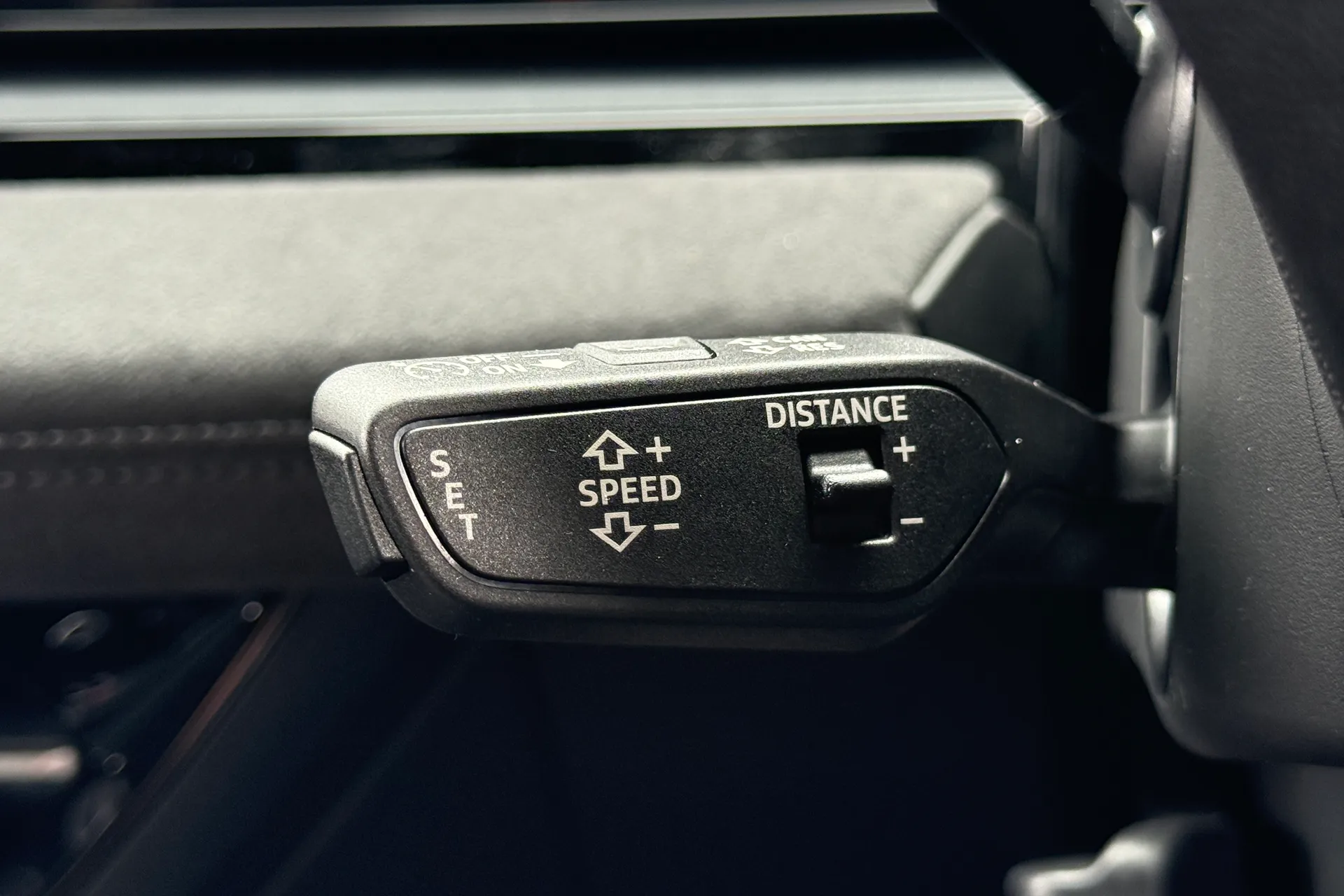 Audi Q6 thumbnail image number 25